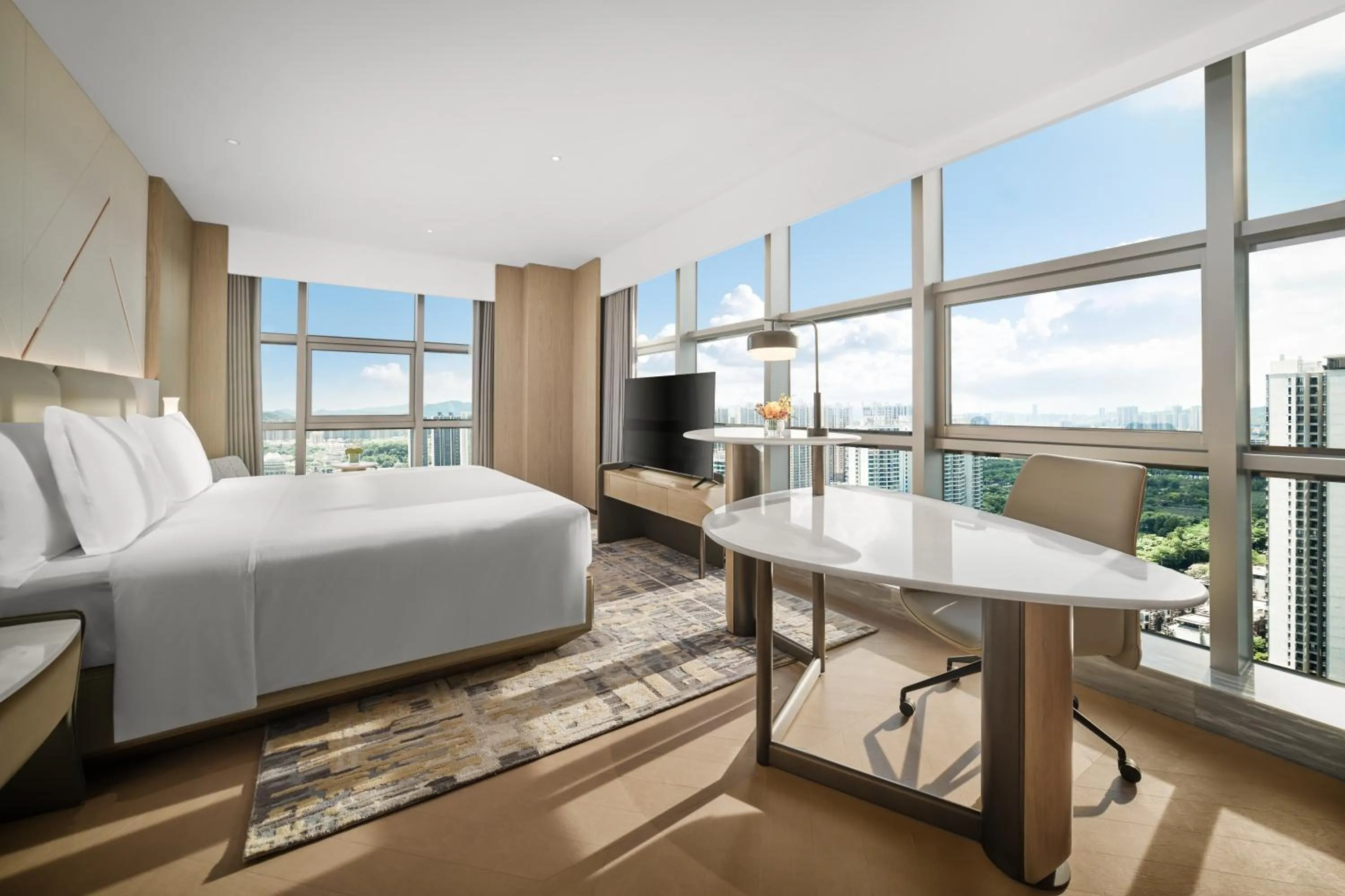 Bedroom in Crowne Plaza Zhongshan Torch High-tech Zone by IHG