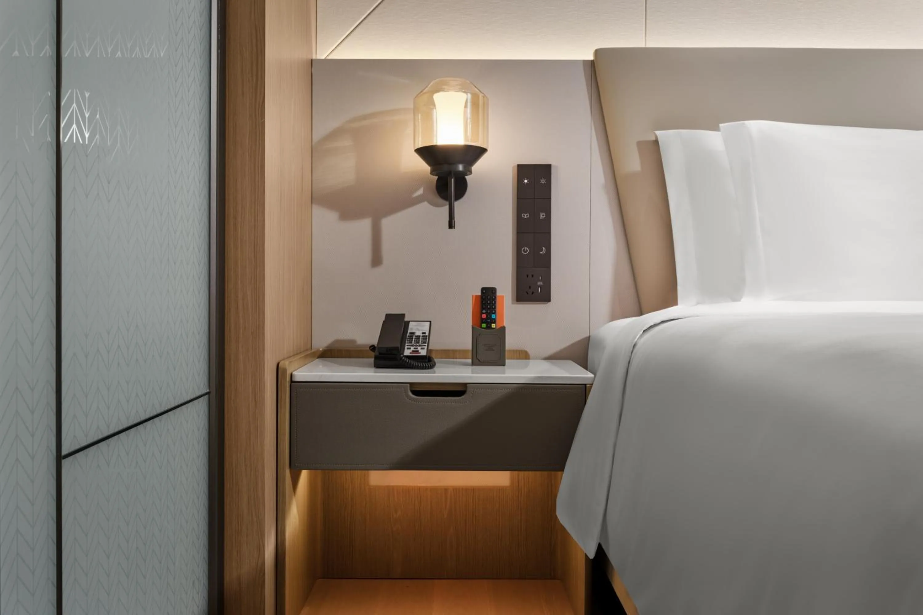 Bed in Crowne Plaza Zhongshan Torch High-tech Zone by IHG