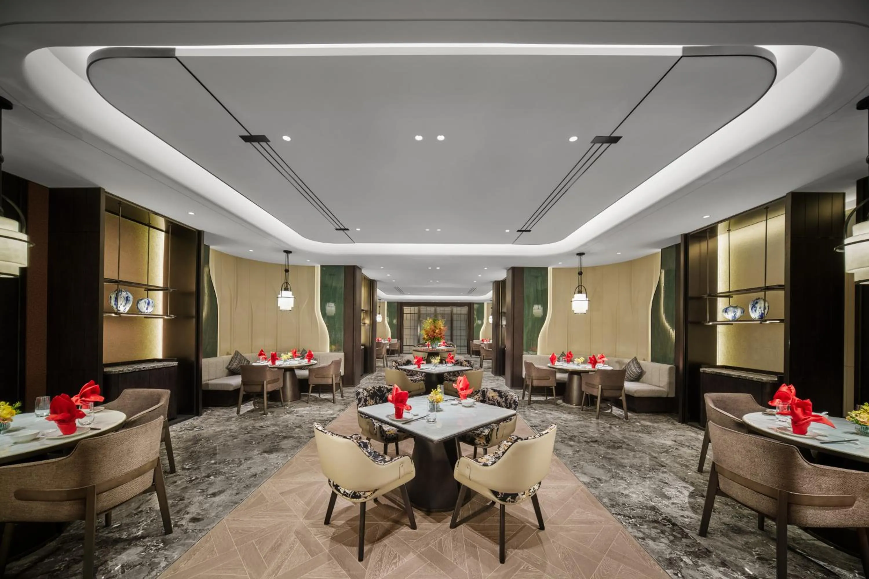 Restaurant/places to eat in Crowne Plaza Zhongshan Torch High-tech Zone by IHG
