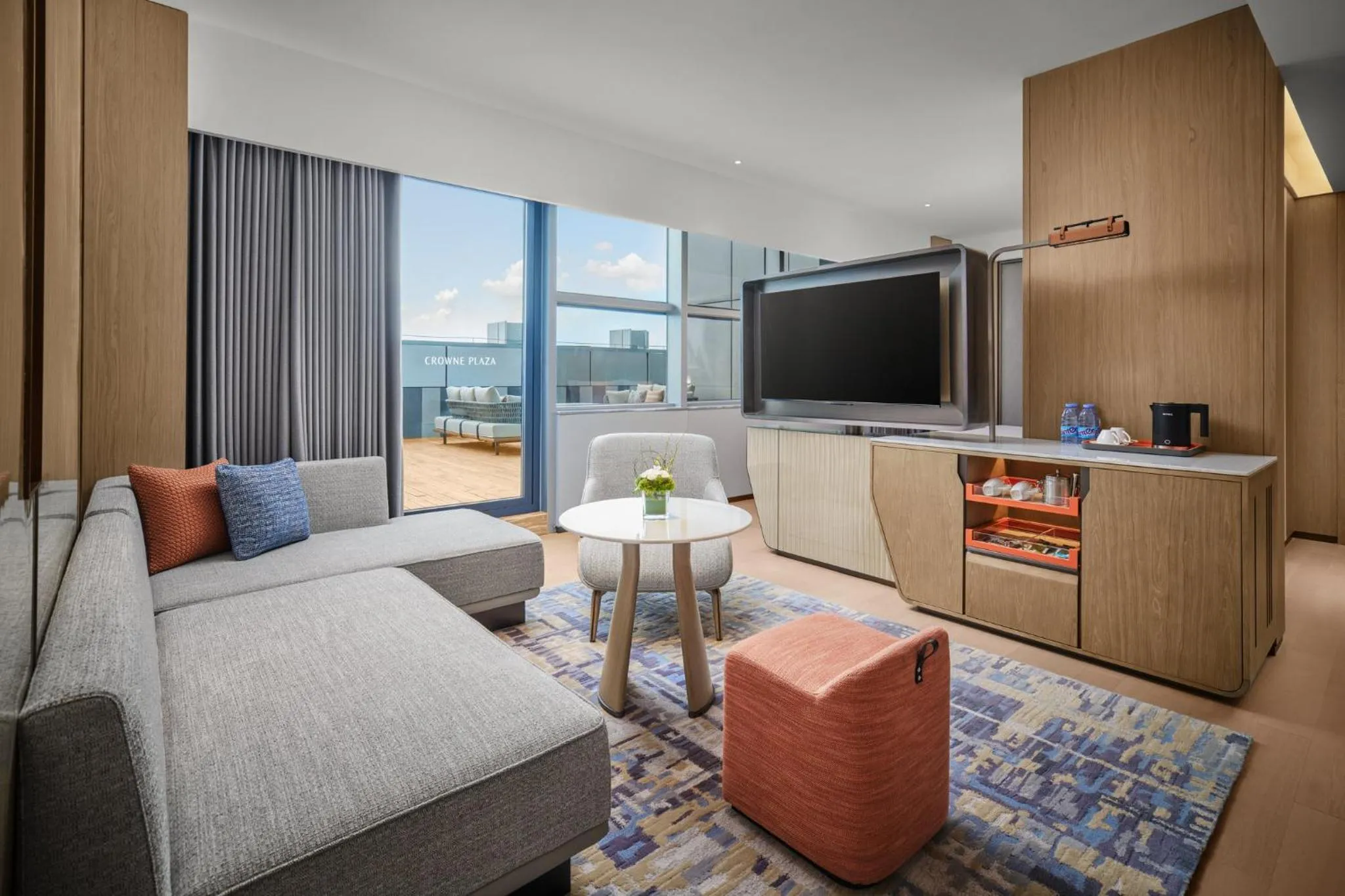 Photo of the whole room in Crowne Plaza Zhongshan Torch High-tech Zone by IHG