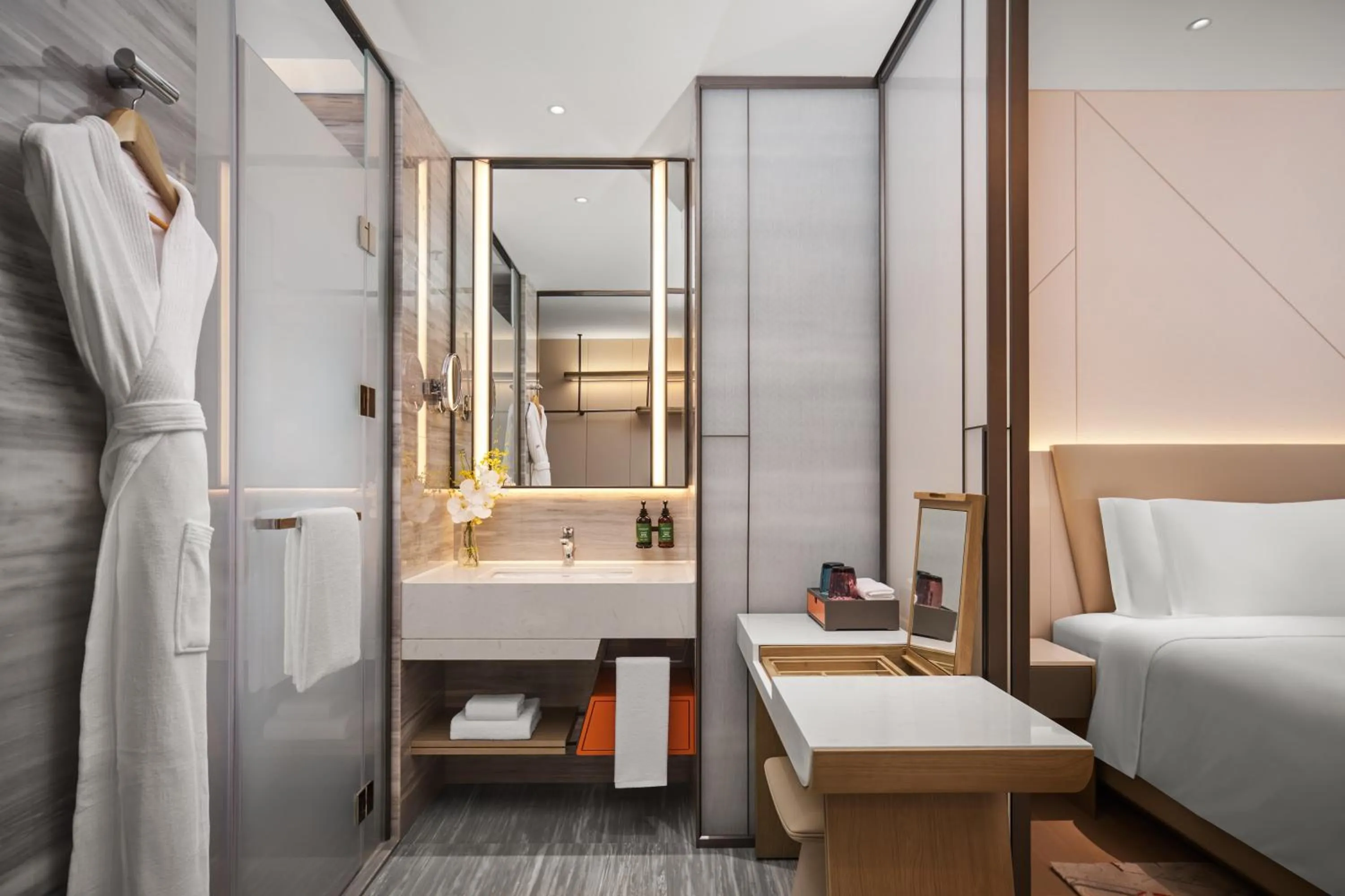 Bathroom in Crowne Plaza Zhongshan Torch High-tech Zone by IHG