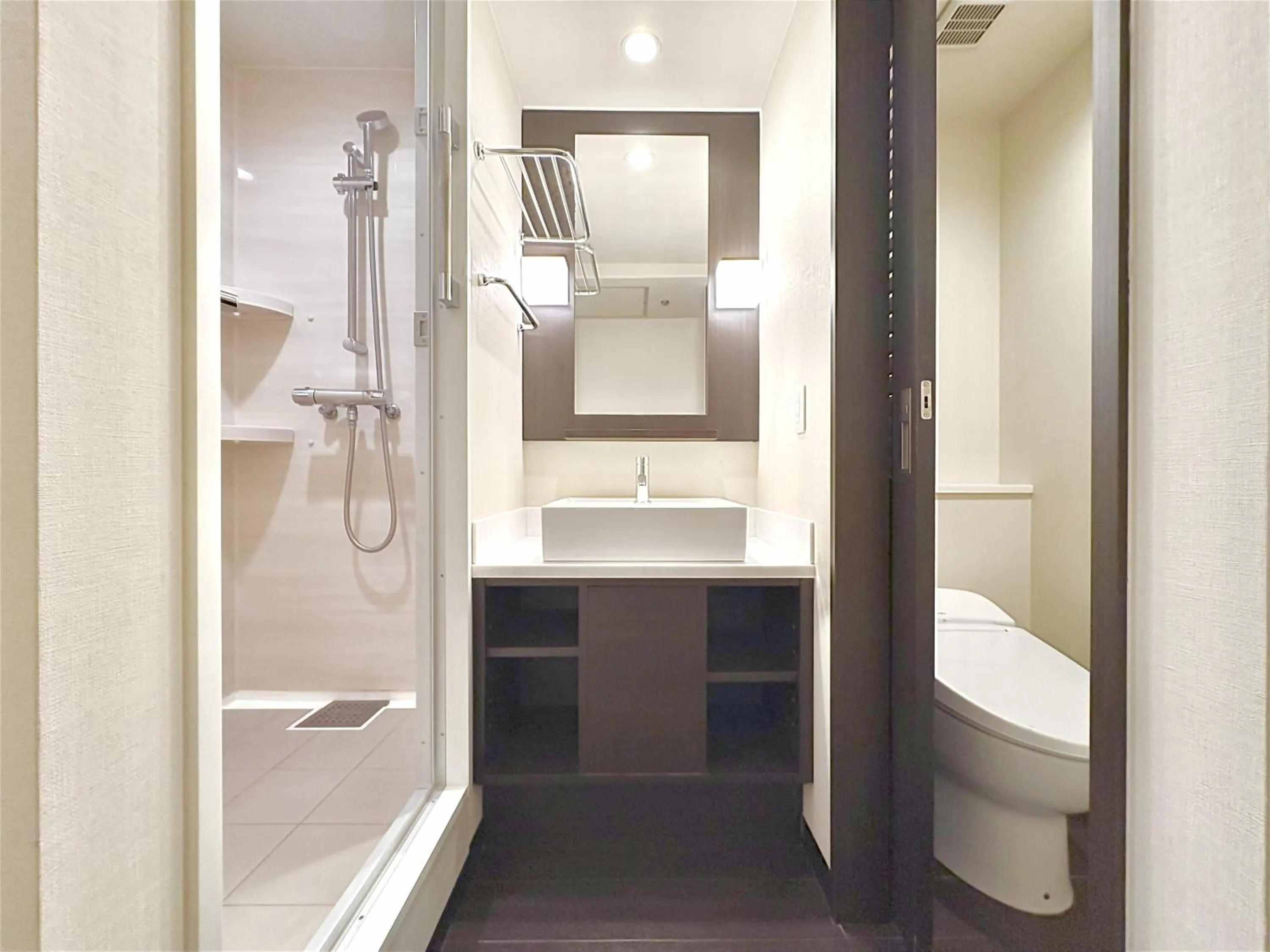 Shower, Bed in HOTEL AMANEK Osaka Namba