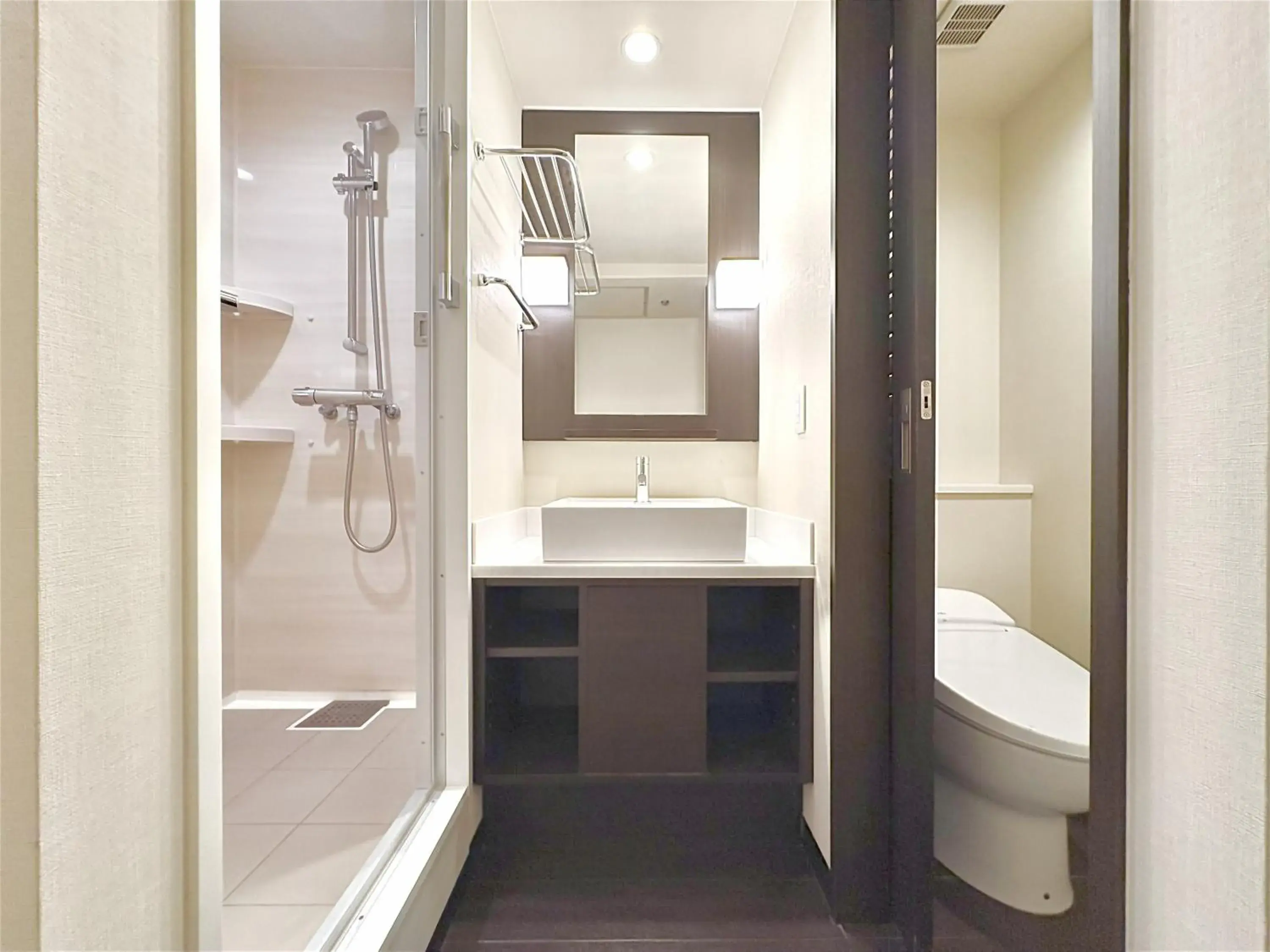 Economy Double Room in HOTEL AMANEK Osaka Namba Economy Double Room in HOTEL AMANEK Osaka Namba