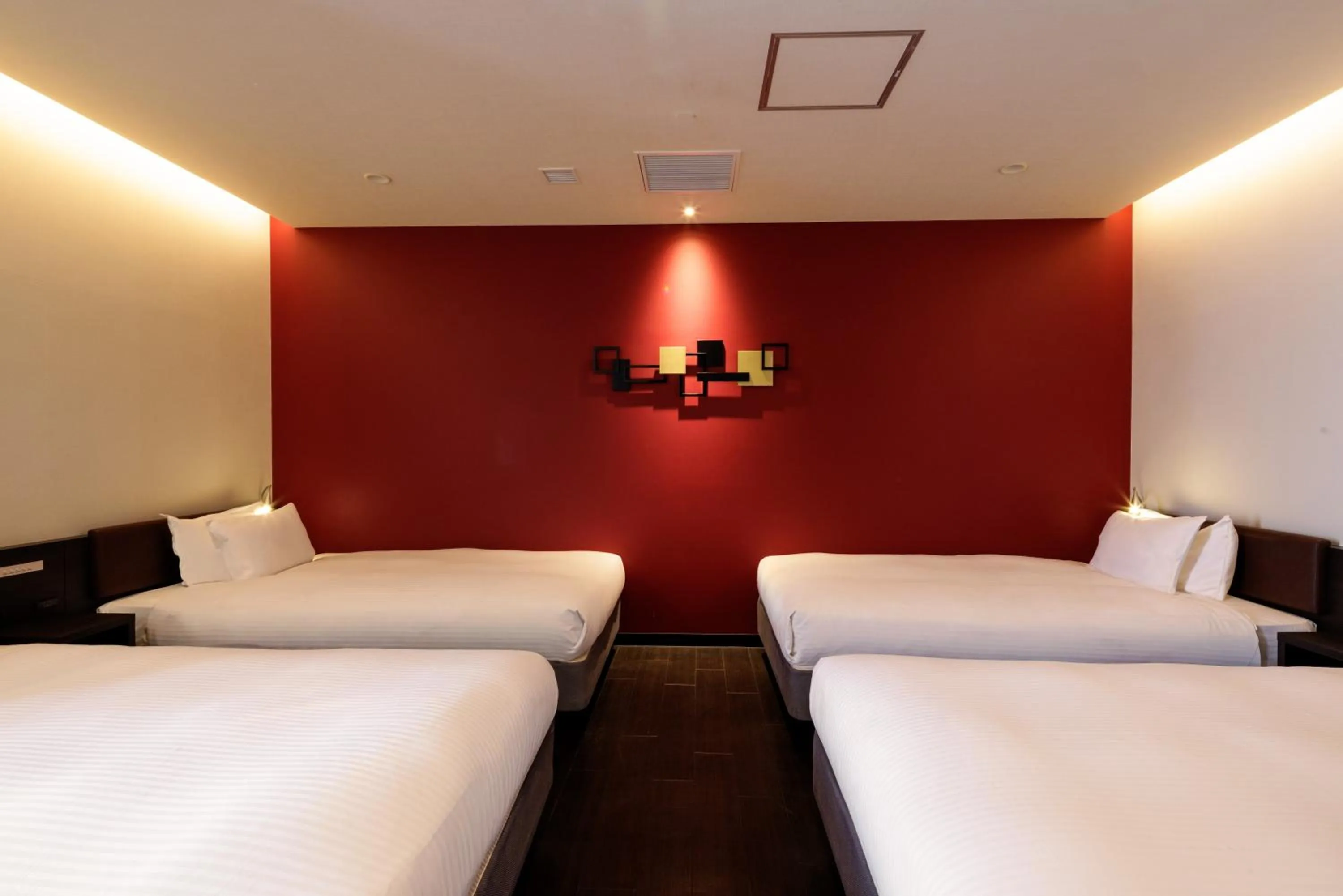 Photo of the whole room, Bed in HOTEL AMANEK Osaka Namba