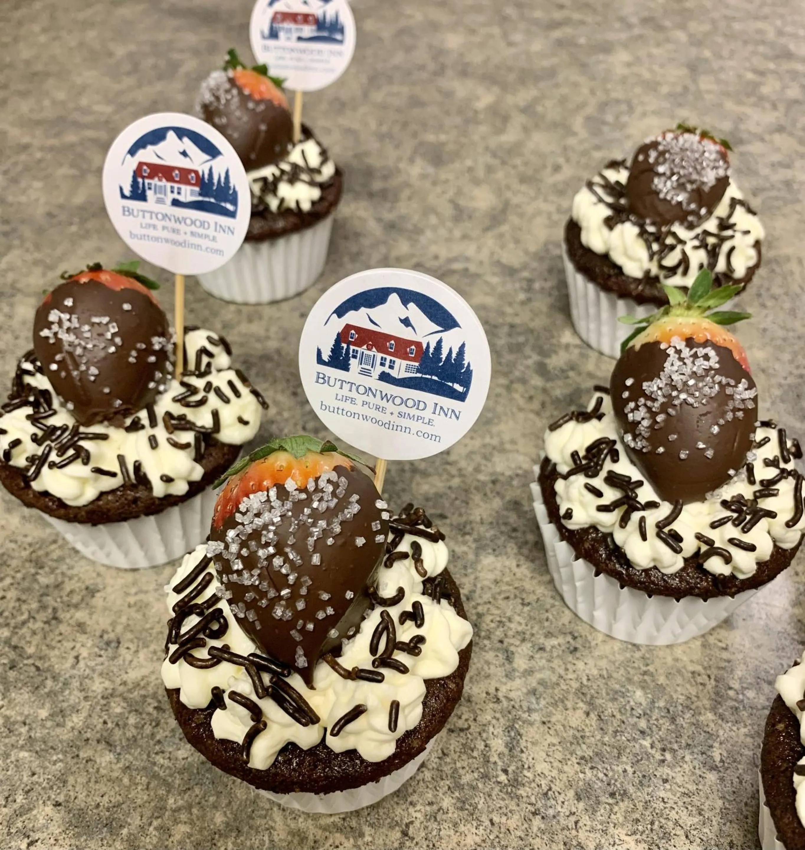 Food and drinks in Buttonwood Inn on Mount Surprise