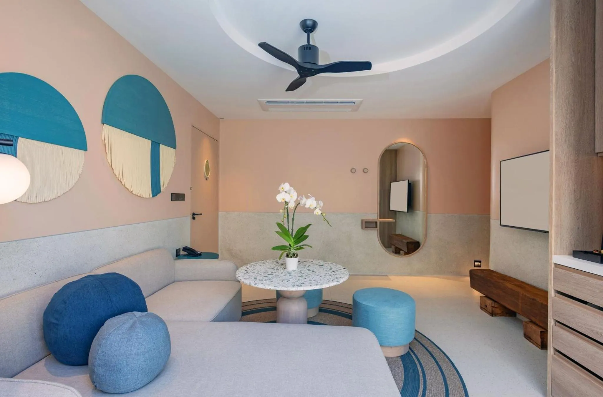 Swimming pool, Bed in Centara Karon Villas Phuket