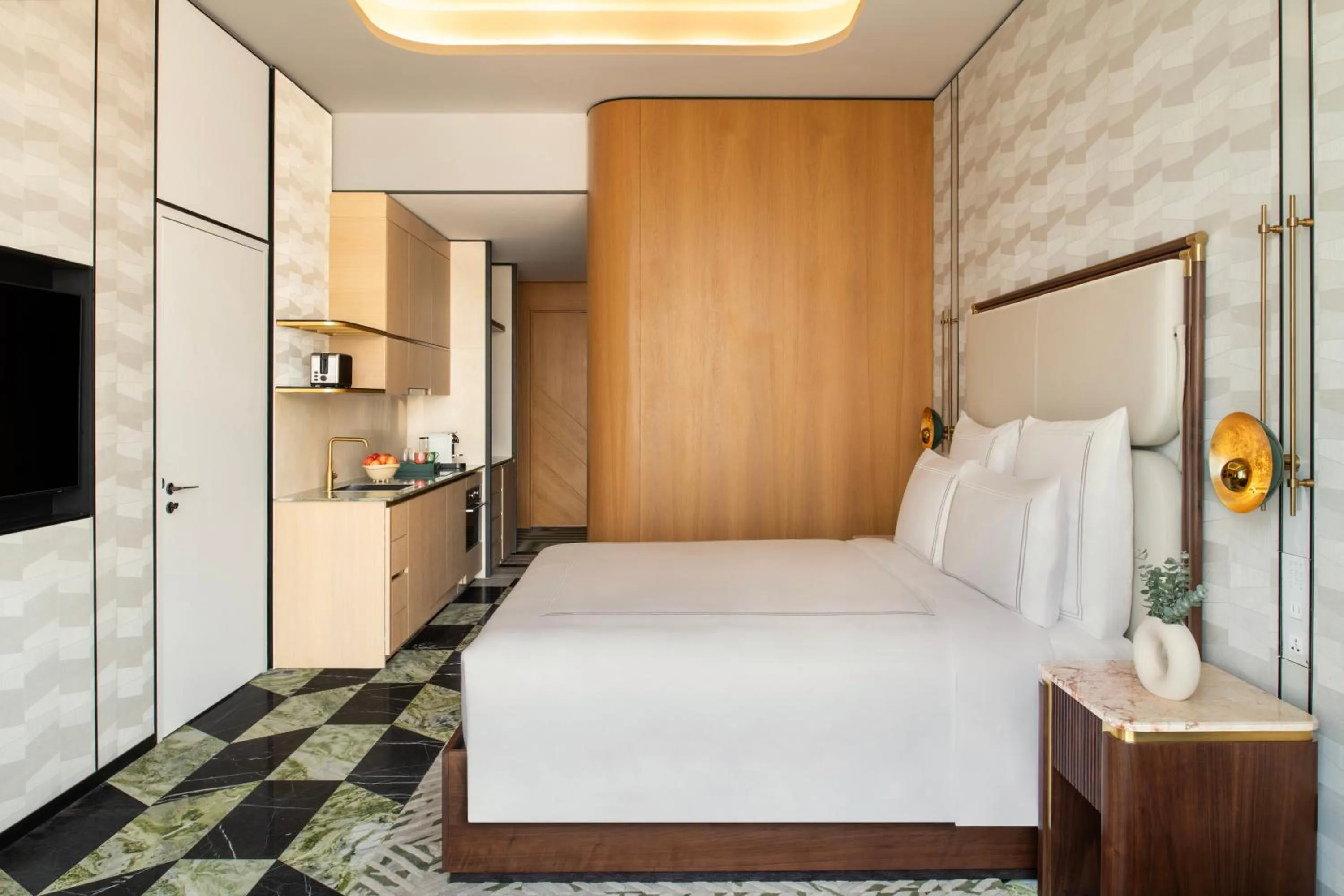 TV and multimedia, Bed in Swissôtel Corniche Park Towers Doha