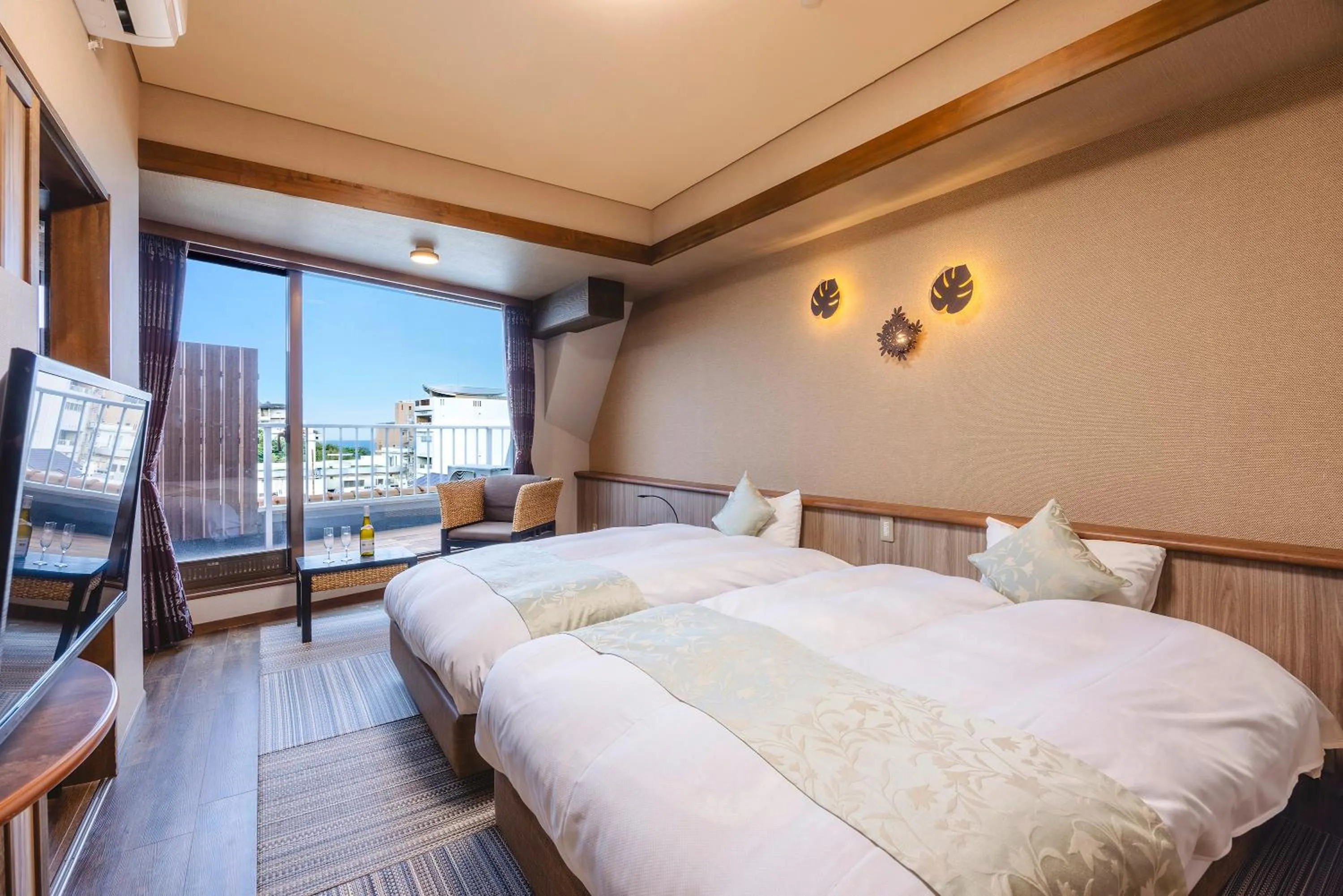 Photo of the whole room, Bed in Shinyu no Yado SAZANA