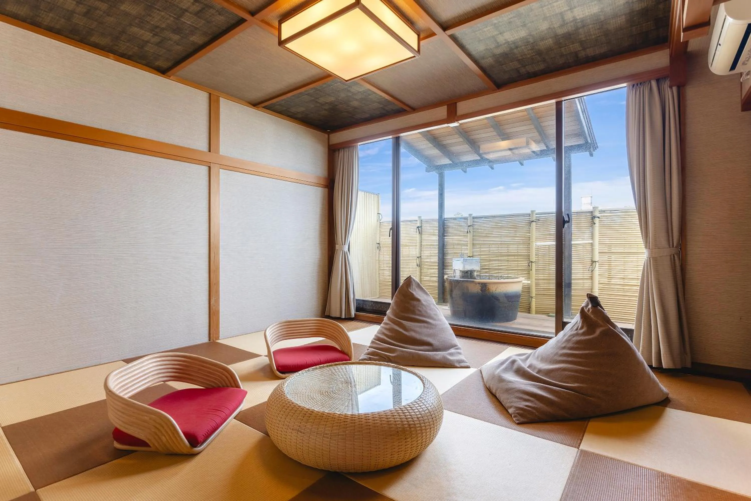 Photo of the whole room in Shinyu no Yado SAZANA