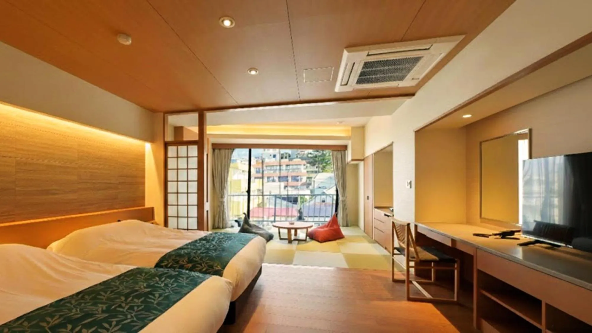 Photo of the whole room, Bed in Shinyu no Yado SAZANA