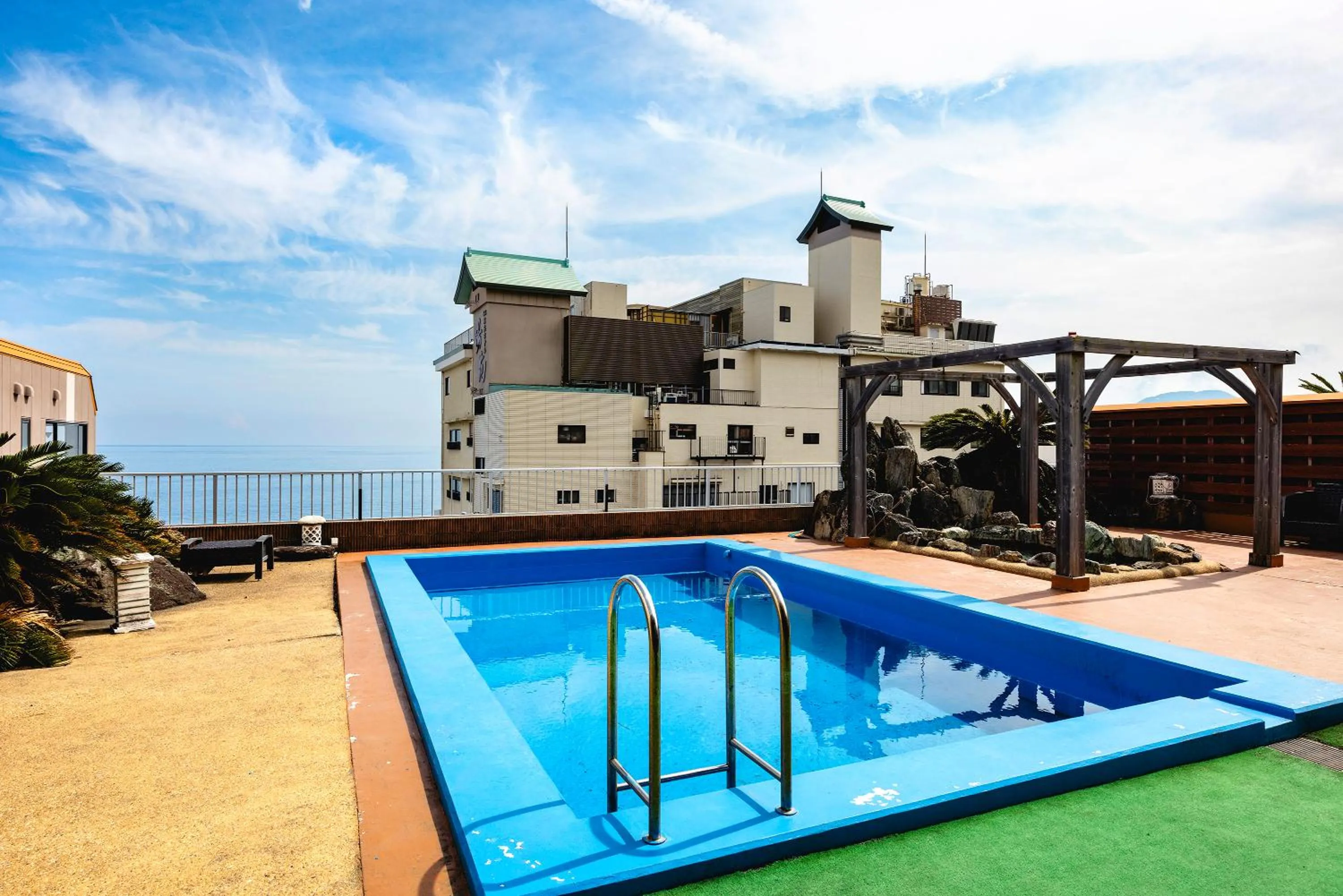 Pool view in Shinyu no Yado SAZANA