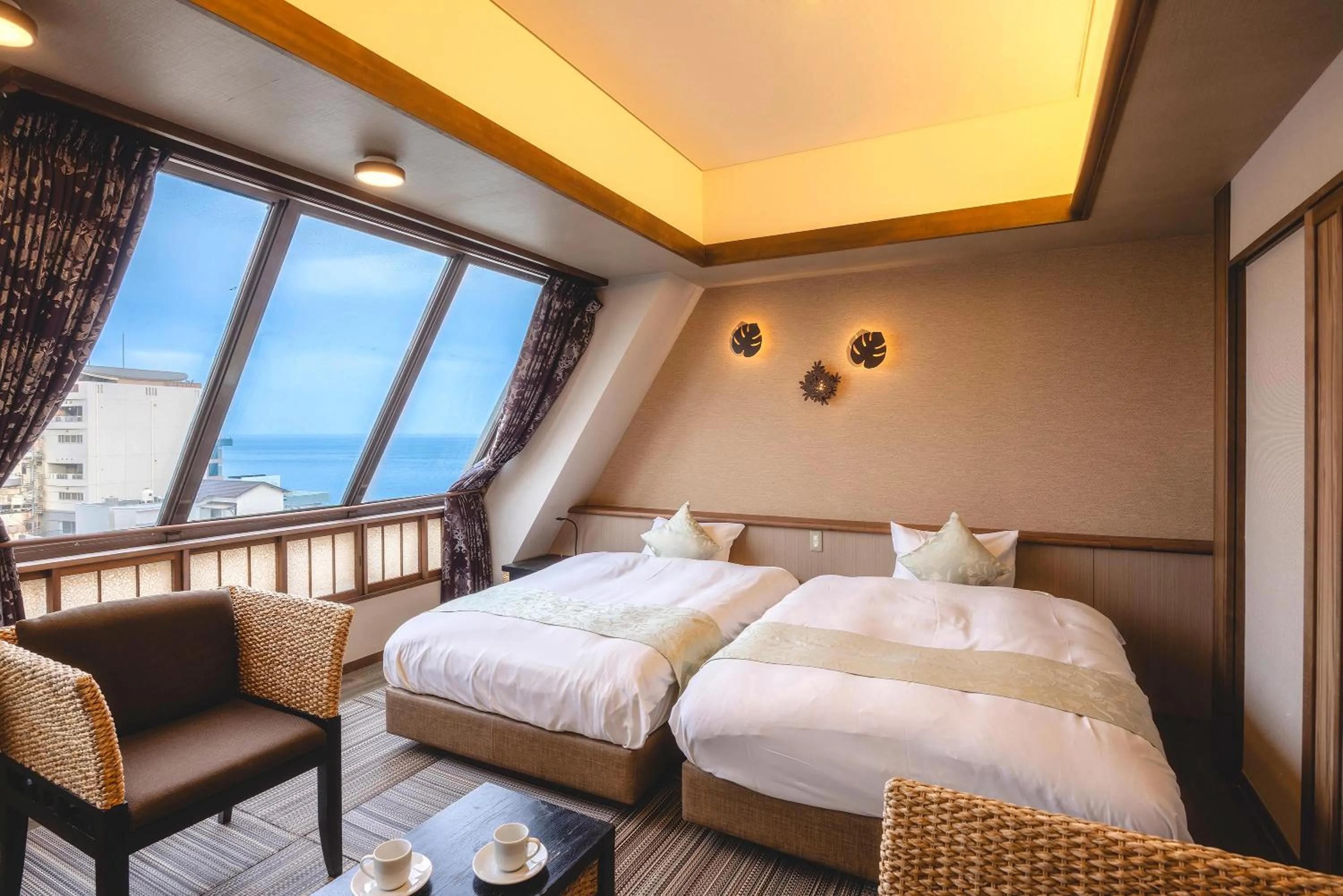 Photo of the whole room, Bed in Shinyu no Yado SAZANA