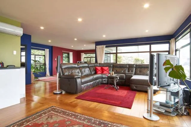 Property building in Harbour Lodge