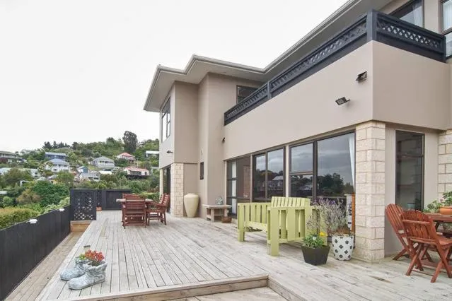 Property building in Harbour Lodge