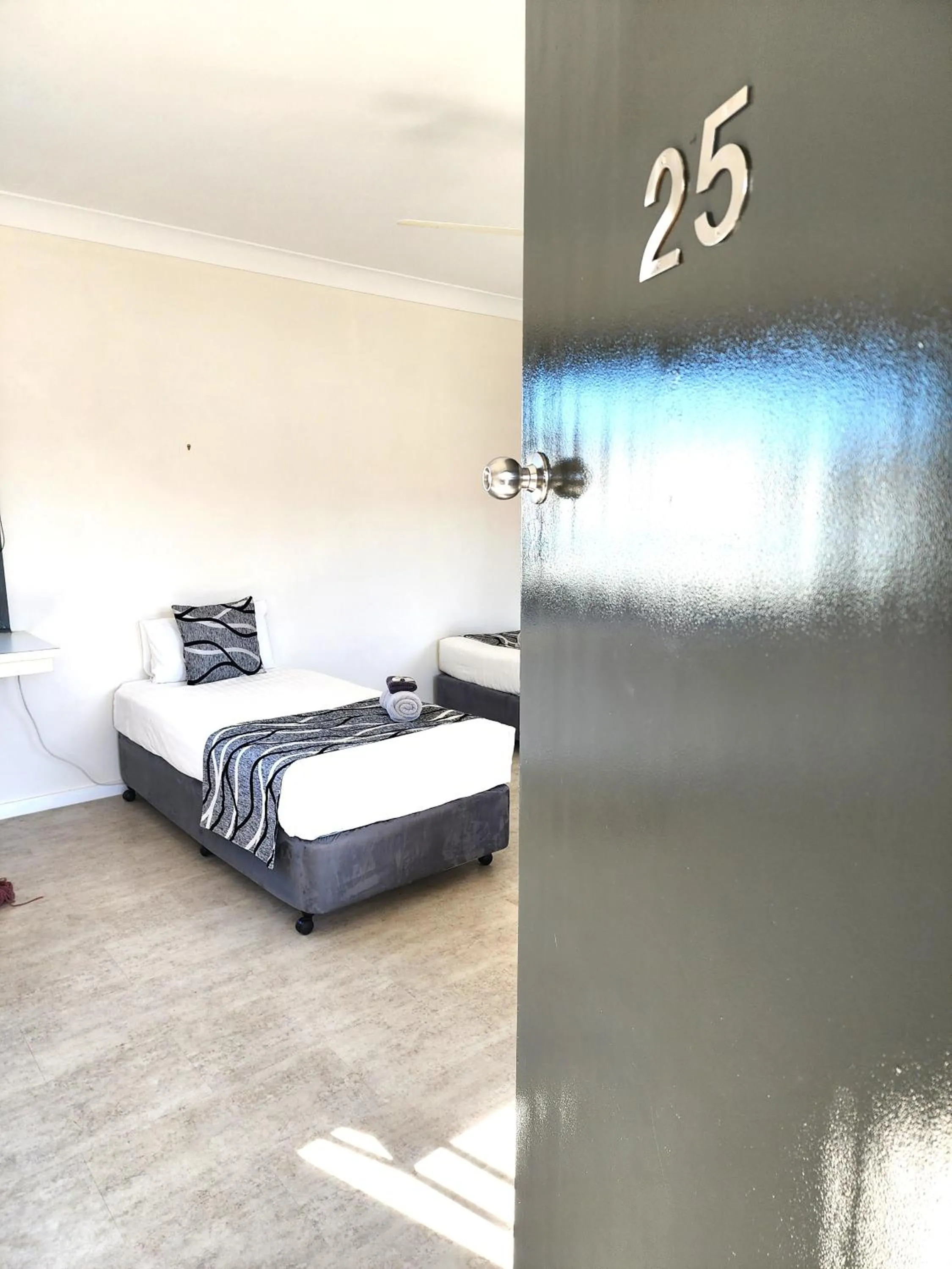 Bed in Inverell Motel