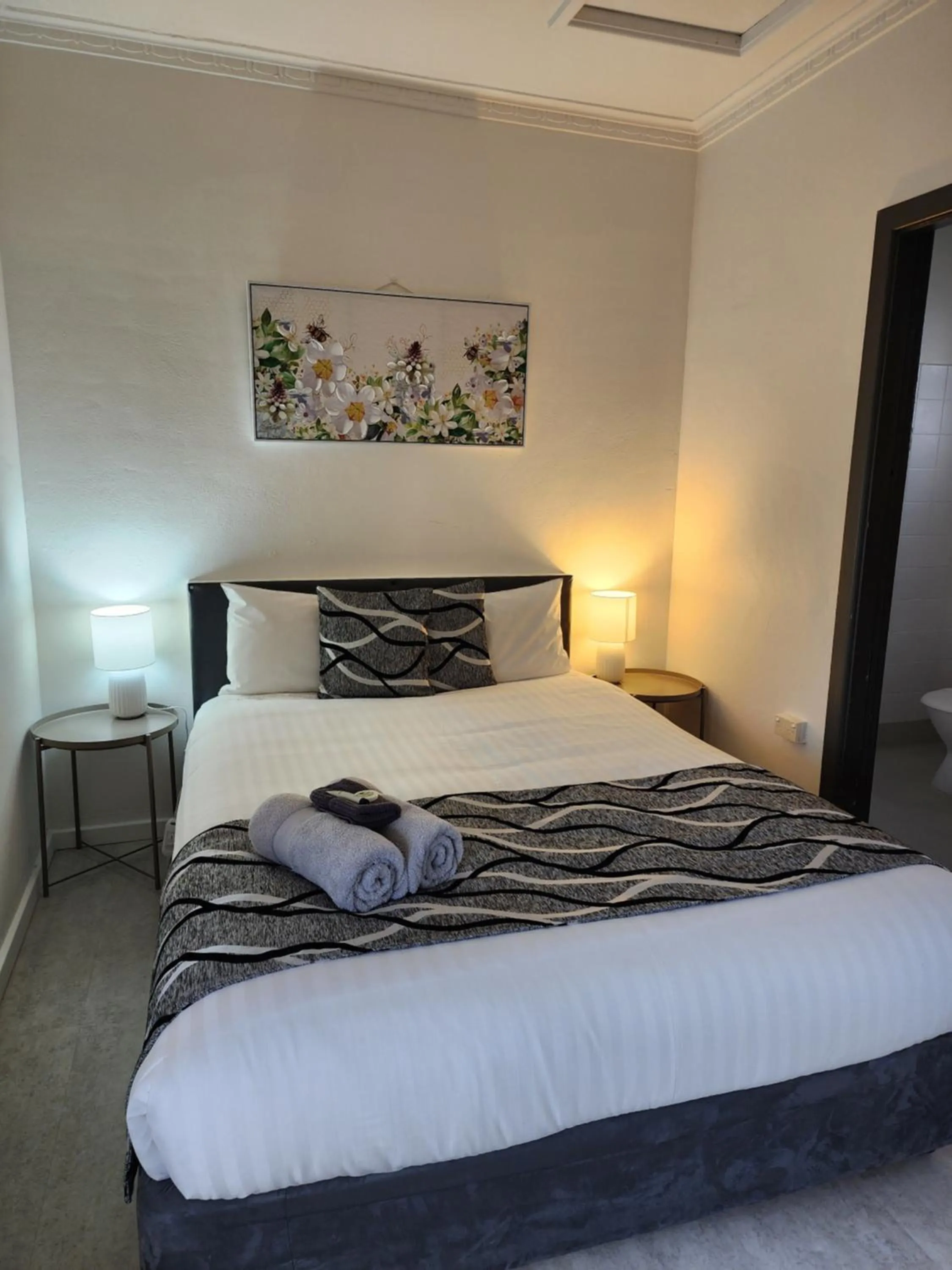 Bed in Inverell Motel