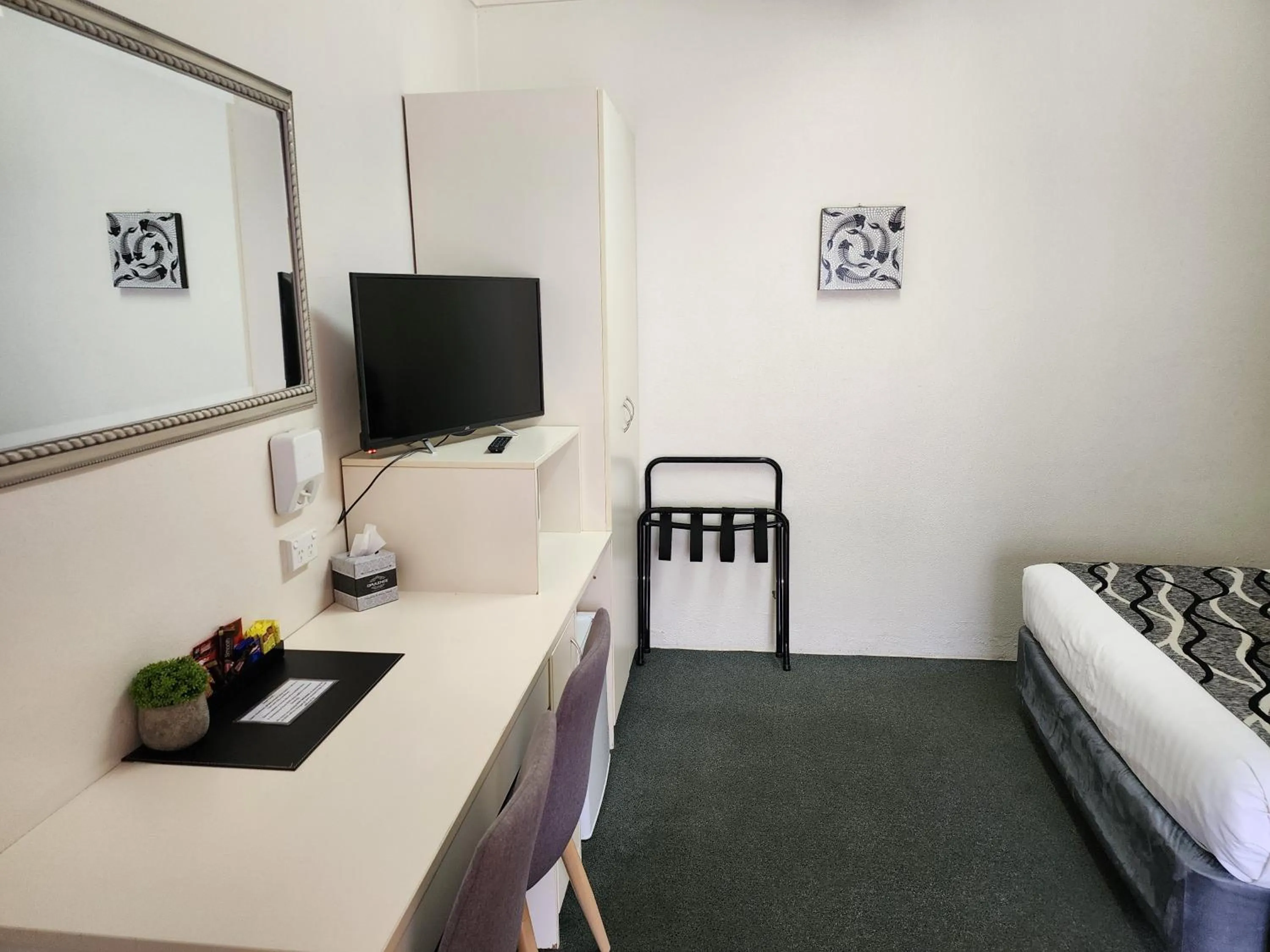 Bed in Inverell Motel