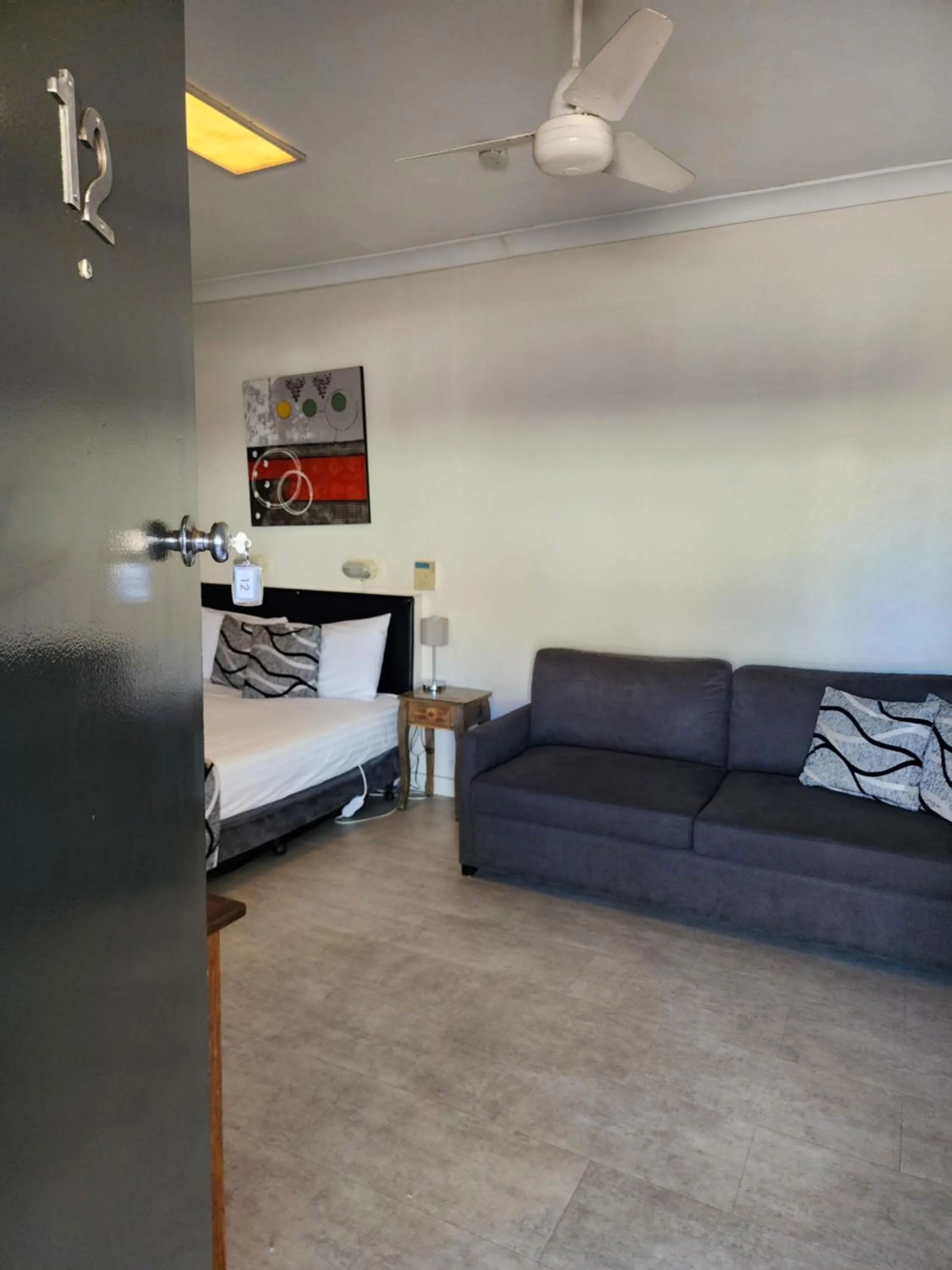 Bed in Inverell Motel