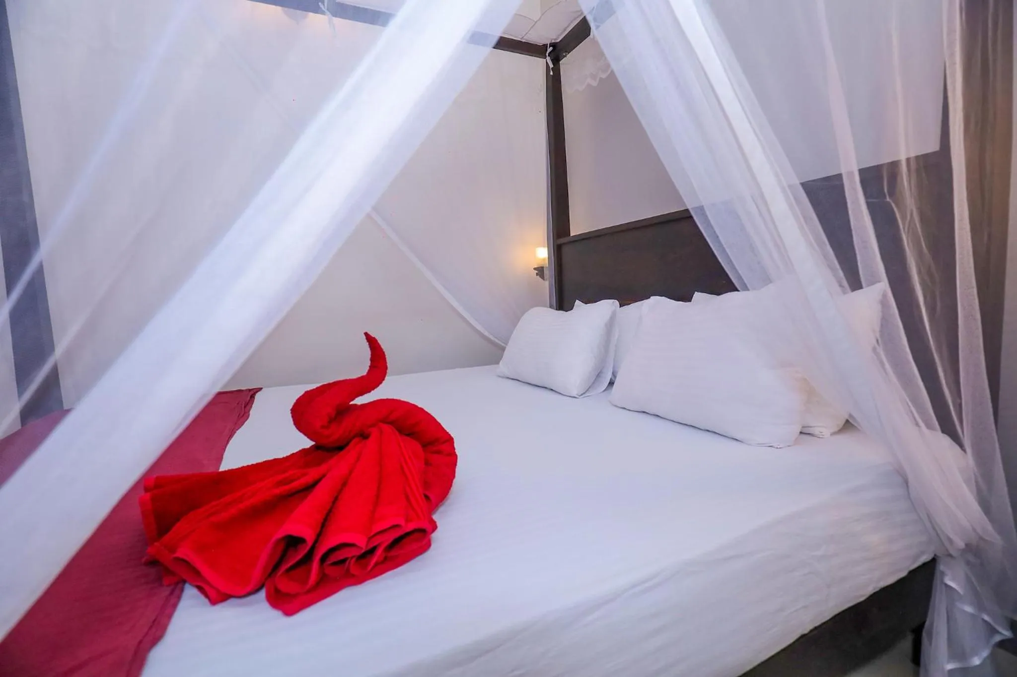 Bed in Tinara River Inn, Weligama