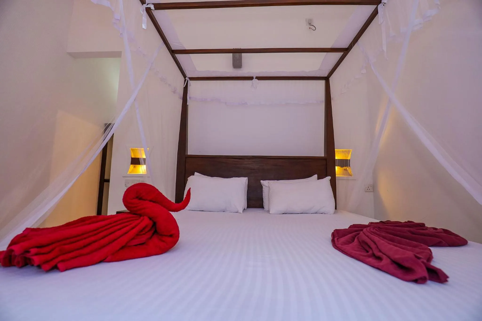 Bedroom, Bed in Tinara River Inn, Weligama