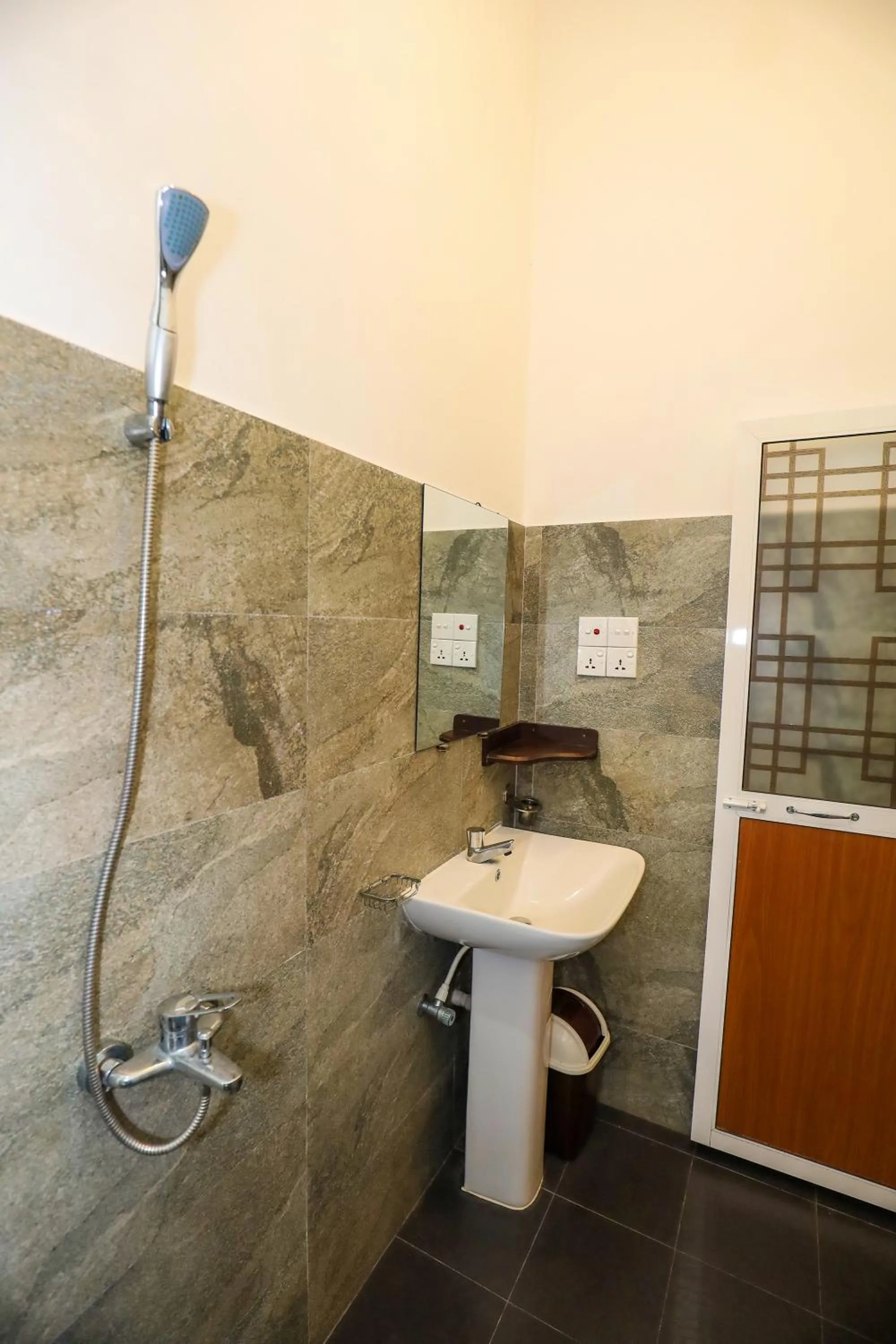 Bathroom in Tinara River Inn, Weligama