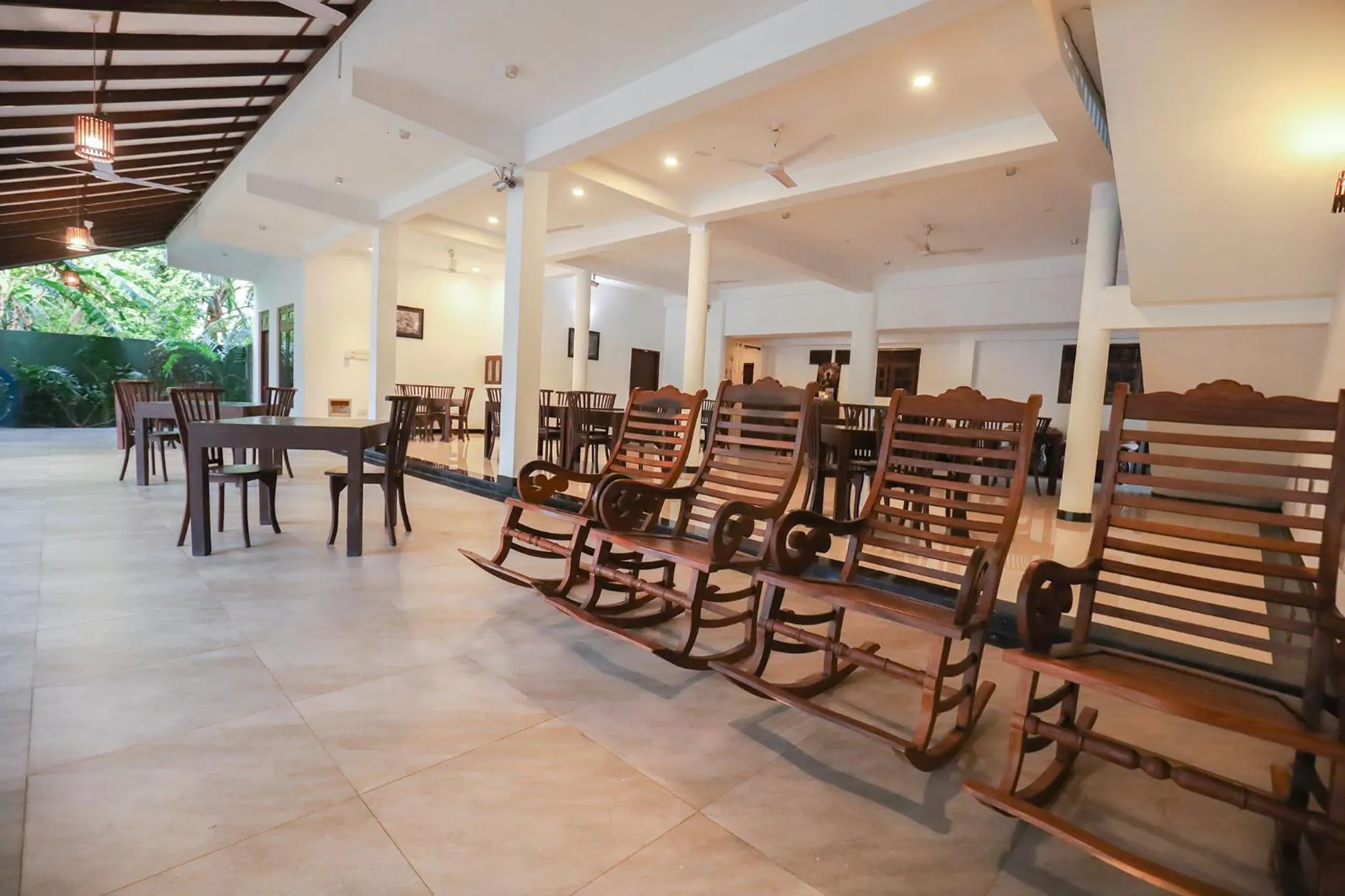 Restaurant/places to eat in Tinara River Inn, Weligama