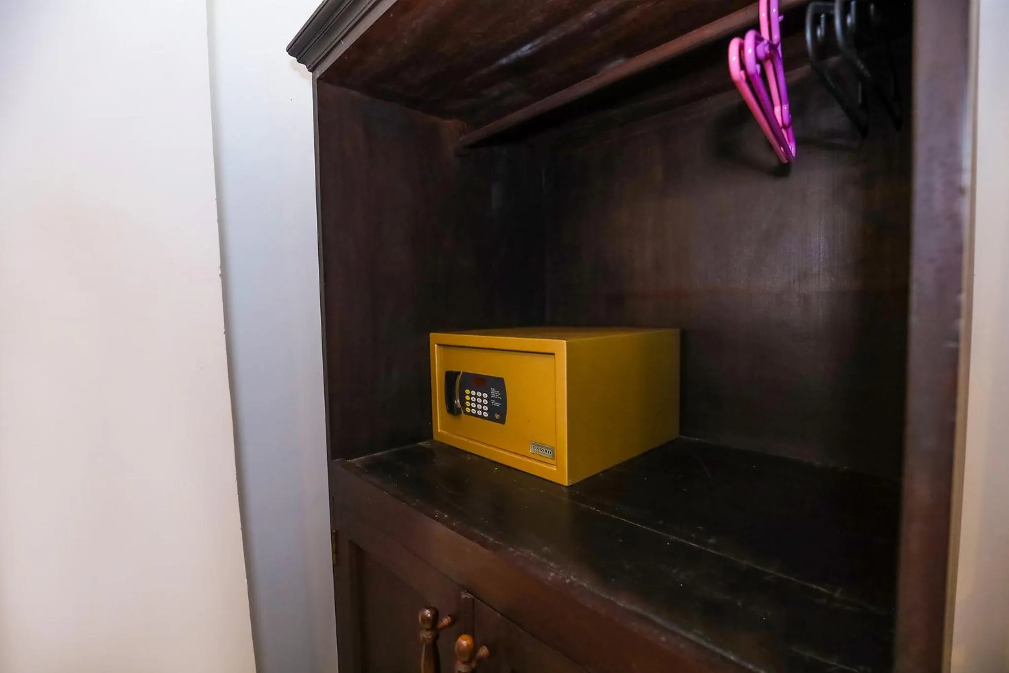 safe in Tinara River Inn, Weligama