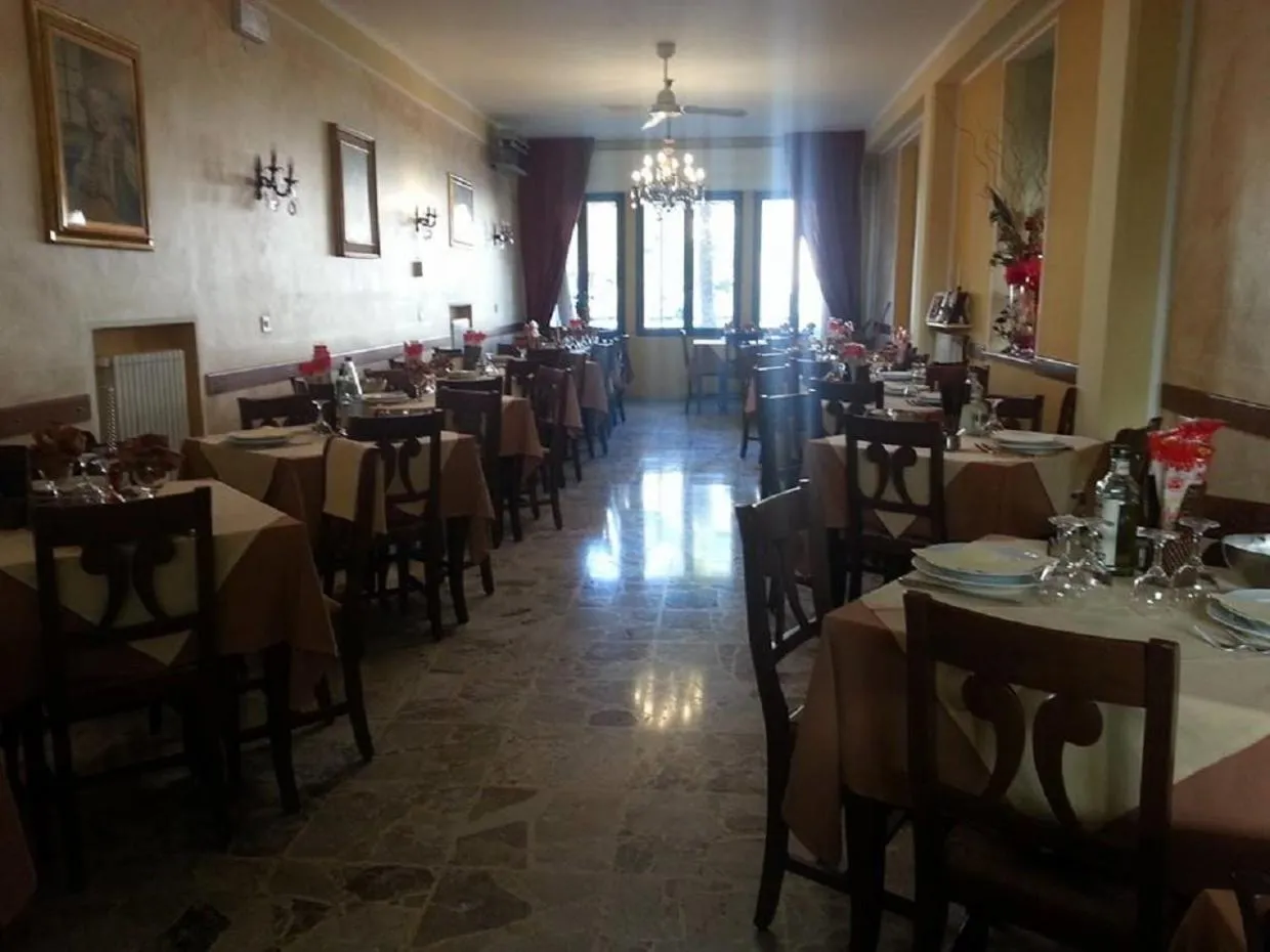 Restaurant/places to eat in Hotel La Milanese