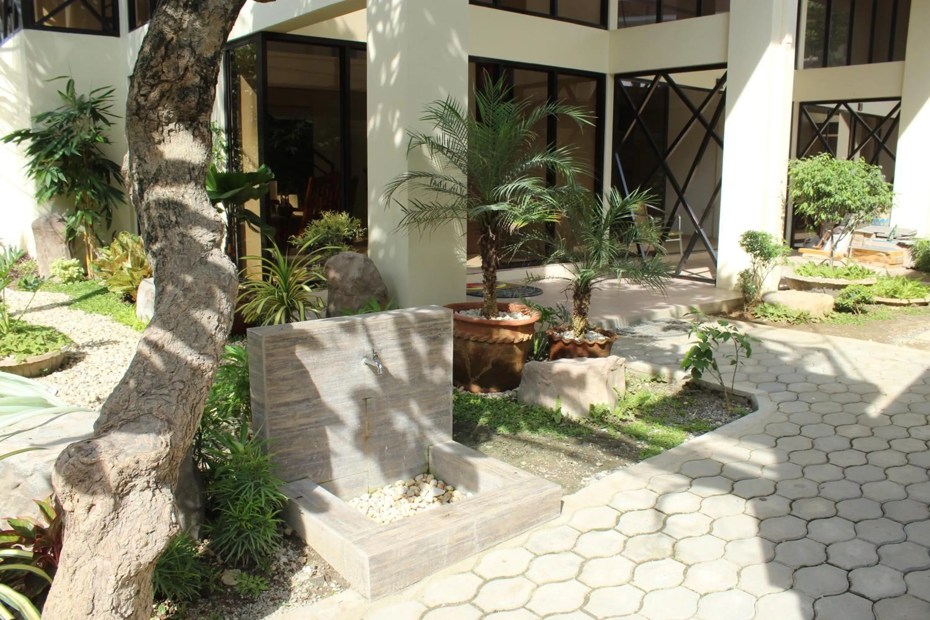 Facade/entrance in Anahaw Studio Suites