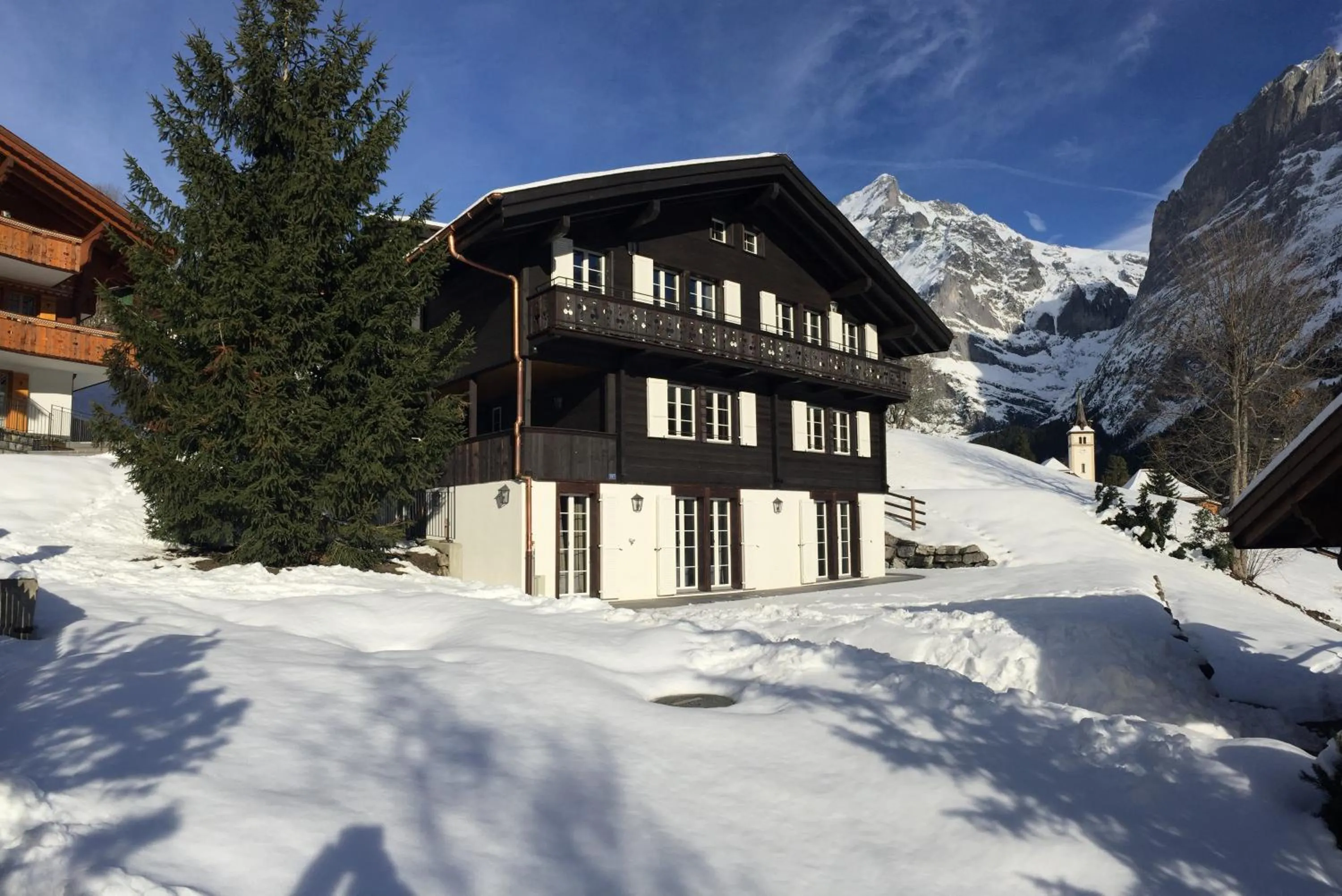 Property building in Apartment Fortuna 5.5 - GriwaRent AG