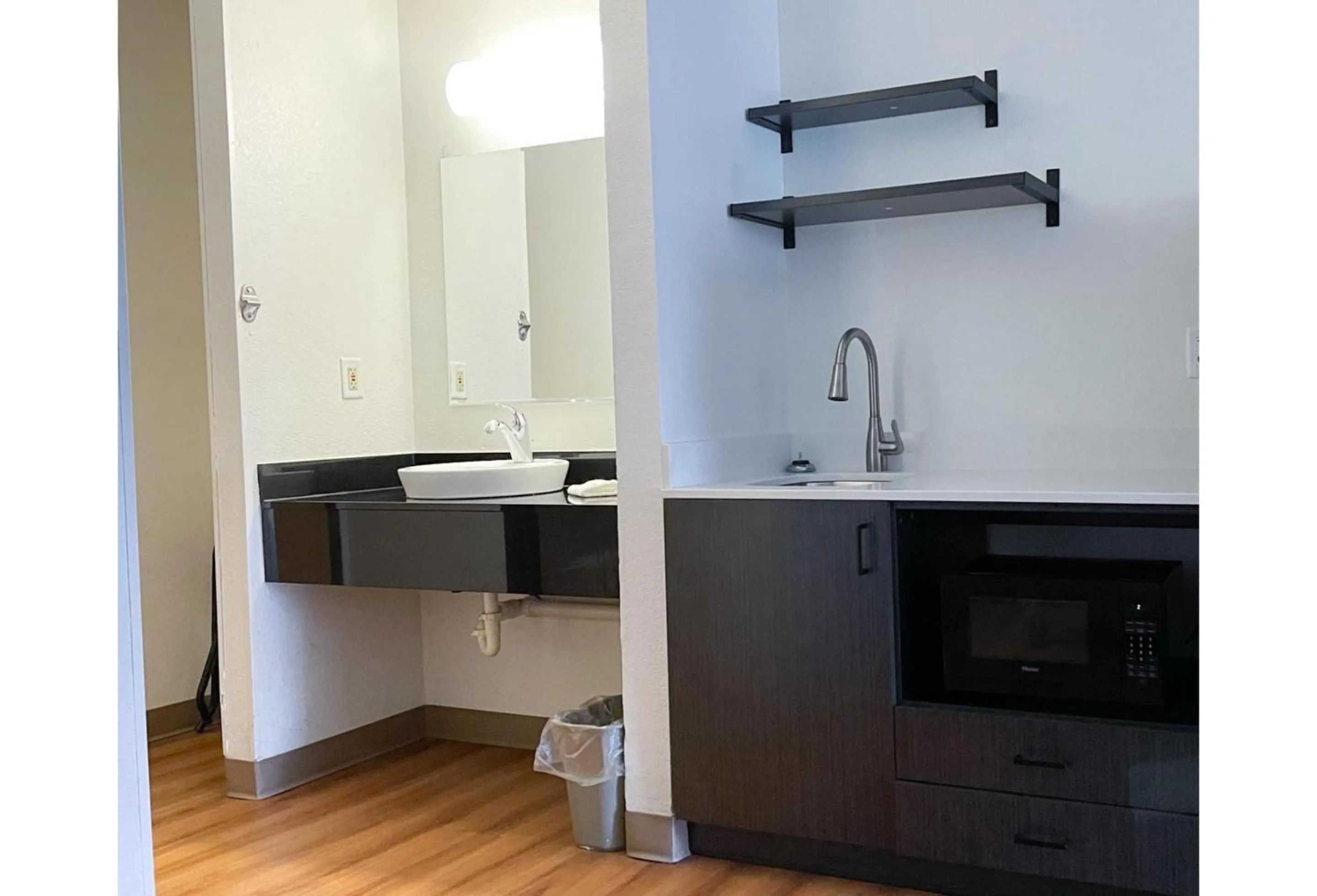 Bathroom in Studio 6 Indianapolis, IN - Southport