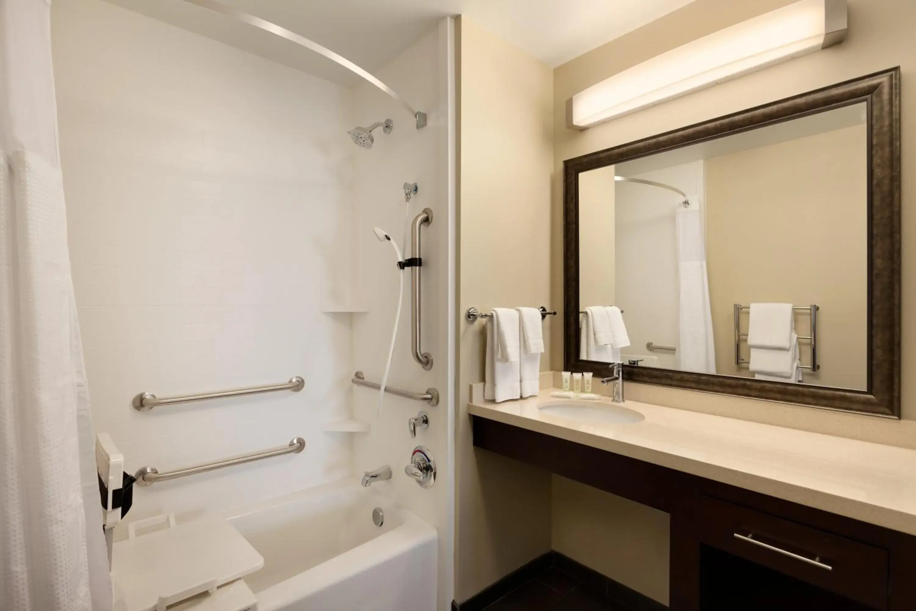 King Suite - Disability Access Tub/Non-Smoking in Staybridge Suites Midland by IHG King Suite - Disability Access Tub/Non-Smoking in Staybridge Suites Midland by IHG