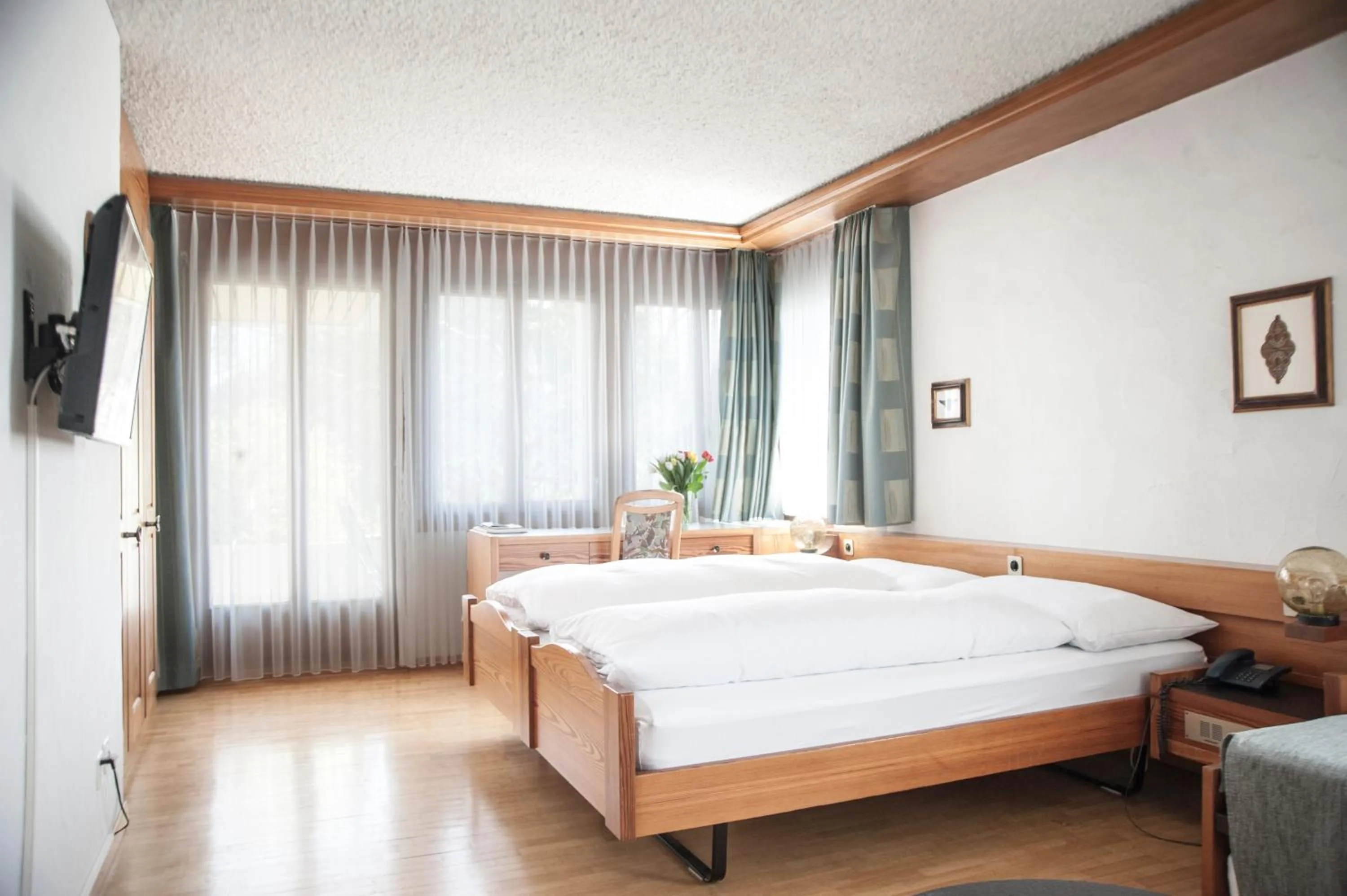 Bed in Hotel und Restaurant Wolfensberg