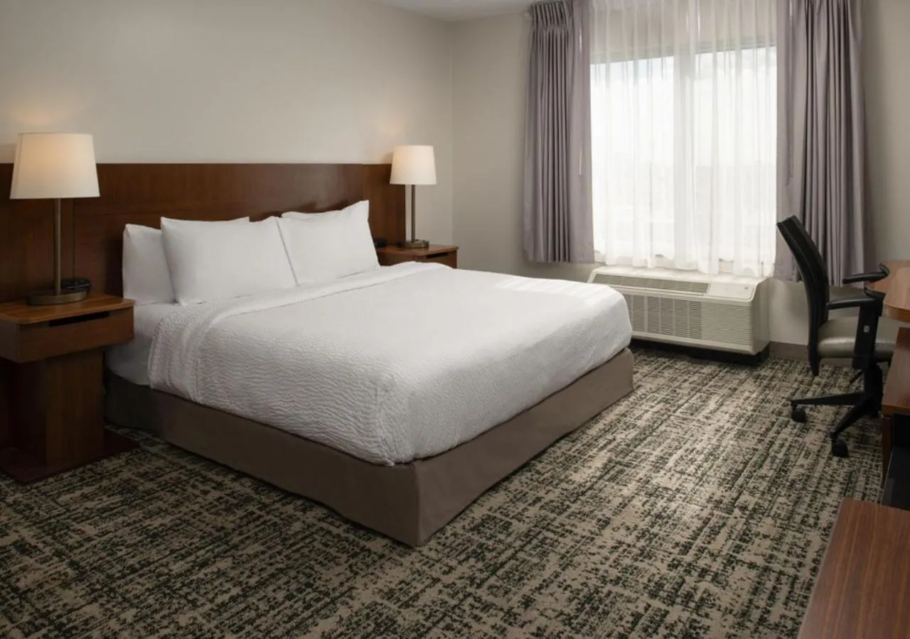 Bedroom, Bed in Fairfield Inn & Suites by Marriott Tampa Westshore/Airport