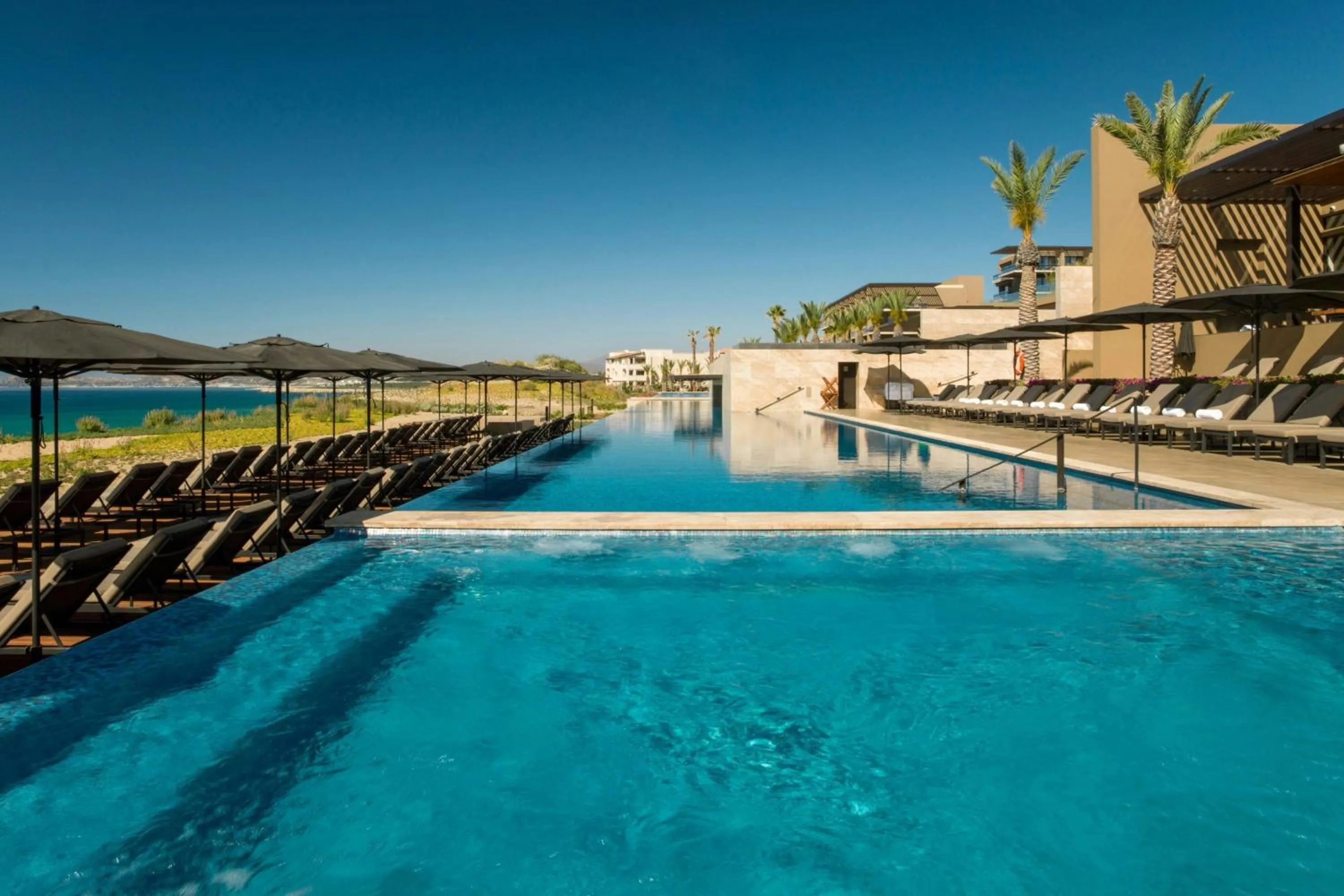 Swimming pool in JW Marriott Los Cabos Beach Resort & Spa