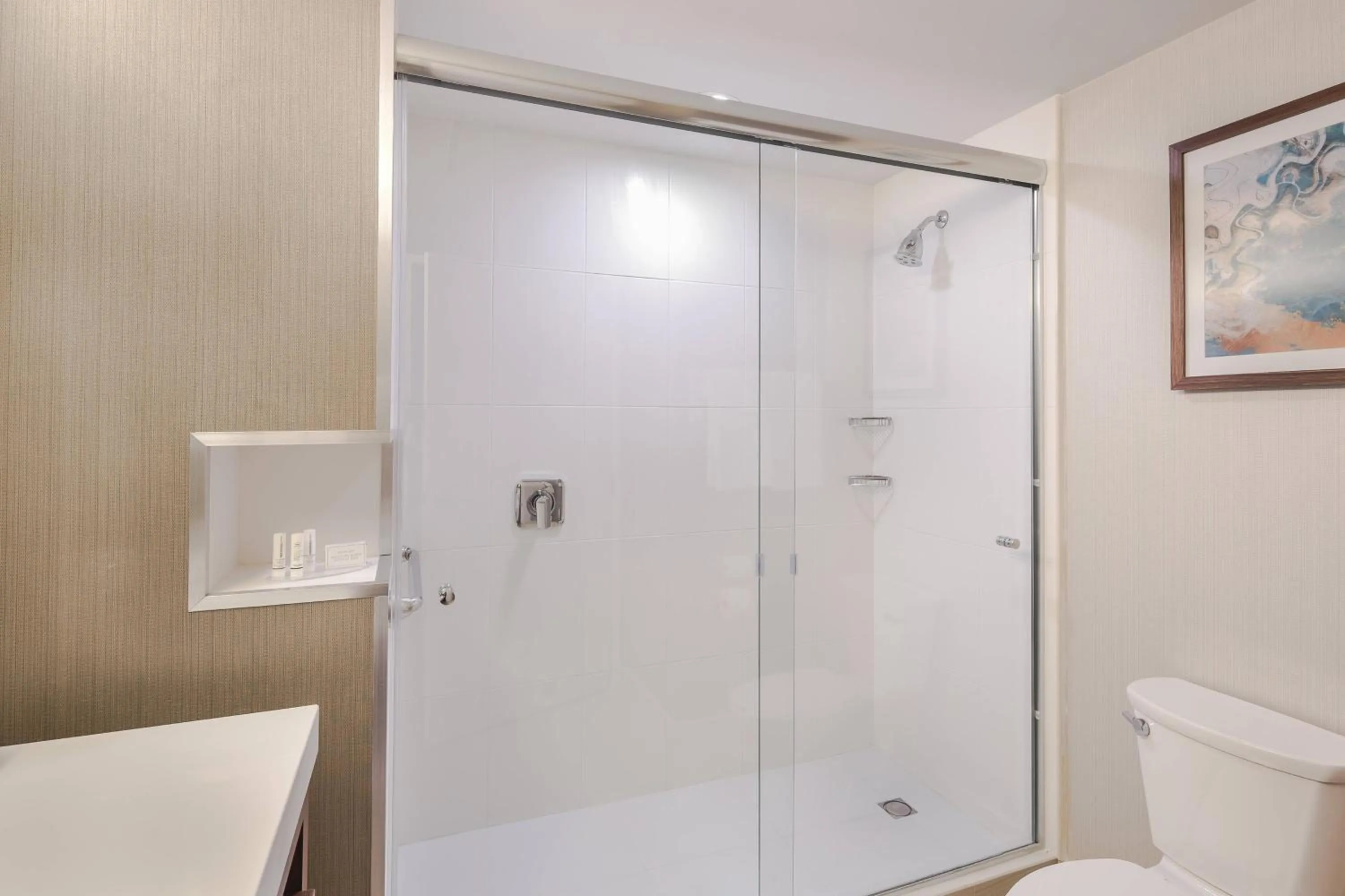 Bathroom in Courtyard by Marriott Saltillo