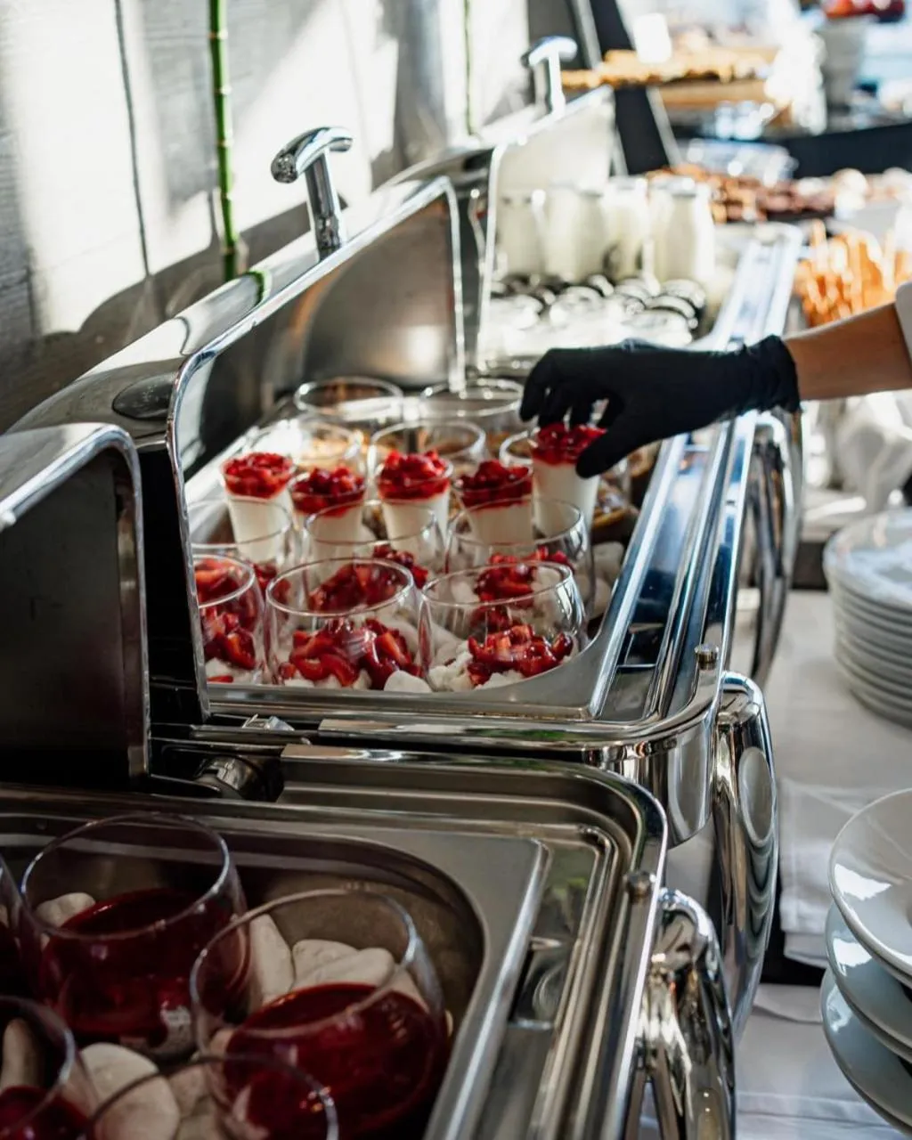 Food and drinks in M1 Club Hotel