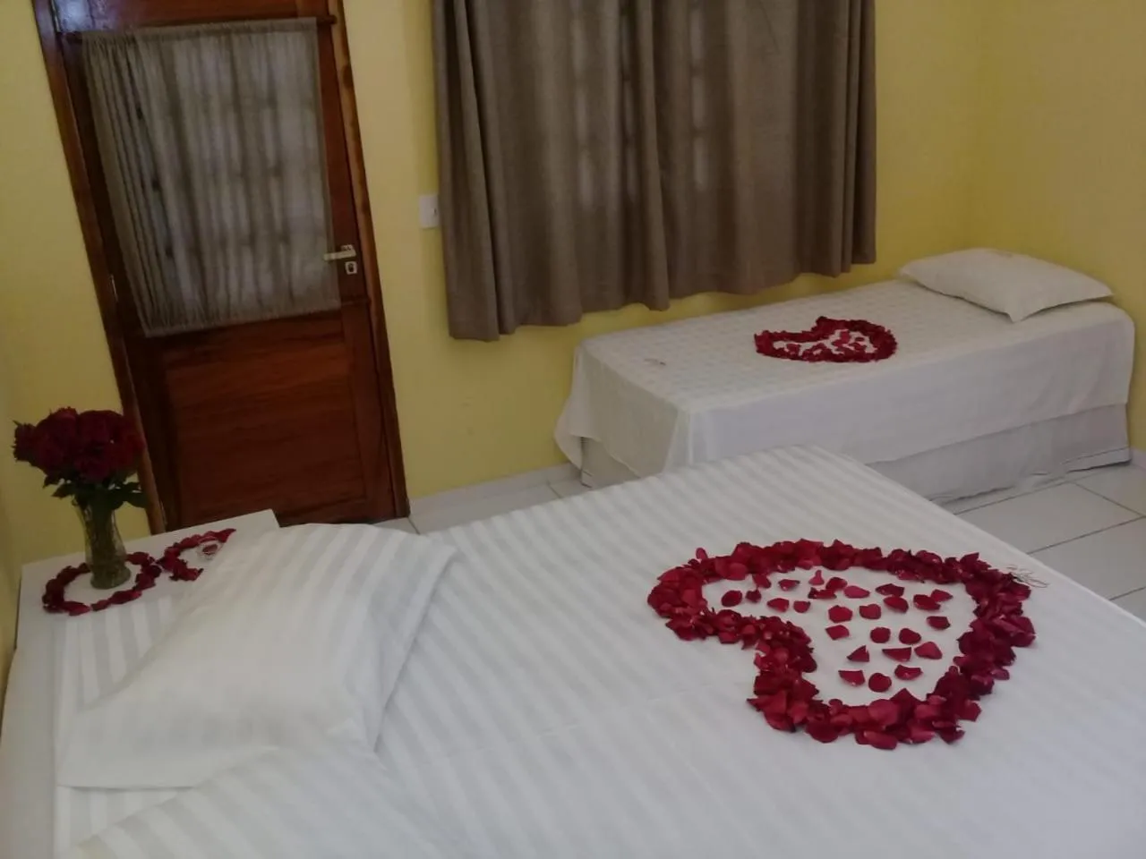 Bedroom, Bed in Pousada Gruta