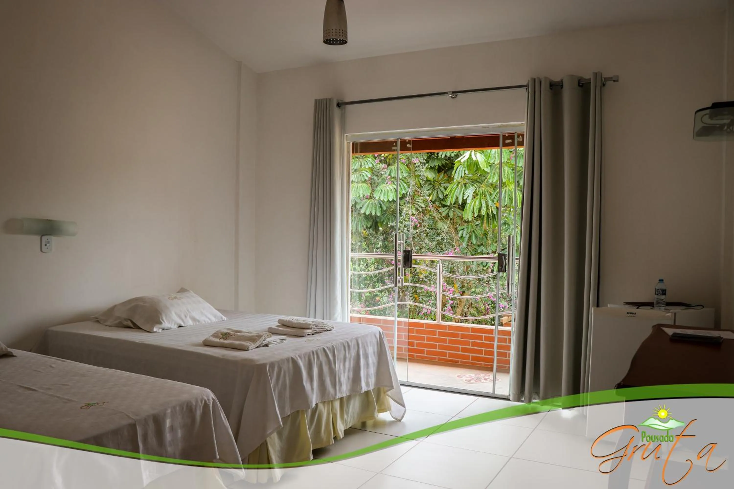 Bedroom, Bed in Pousada Gruta