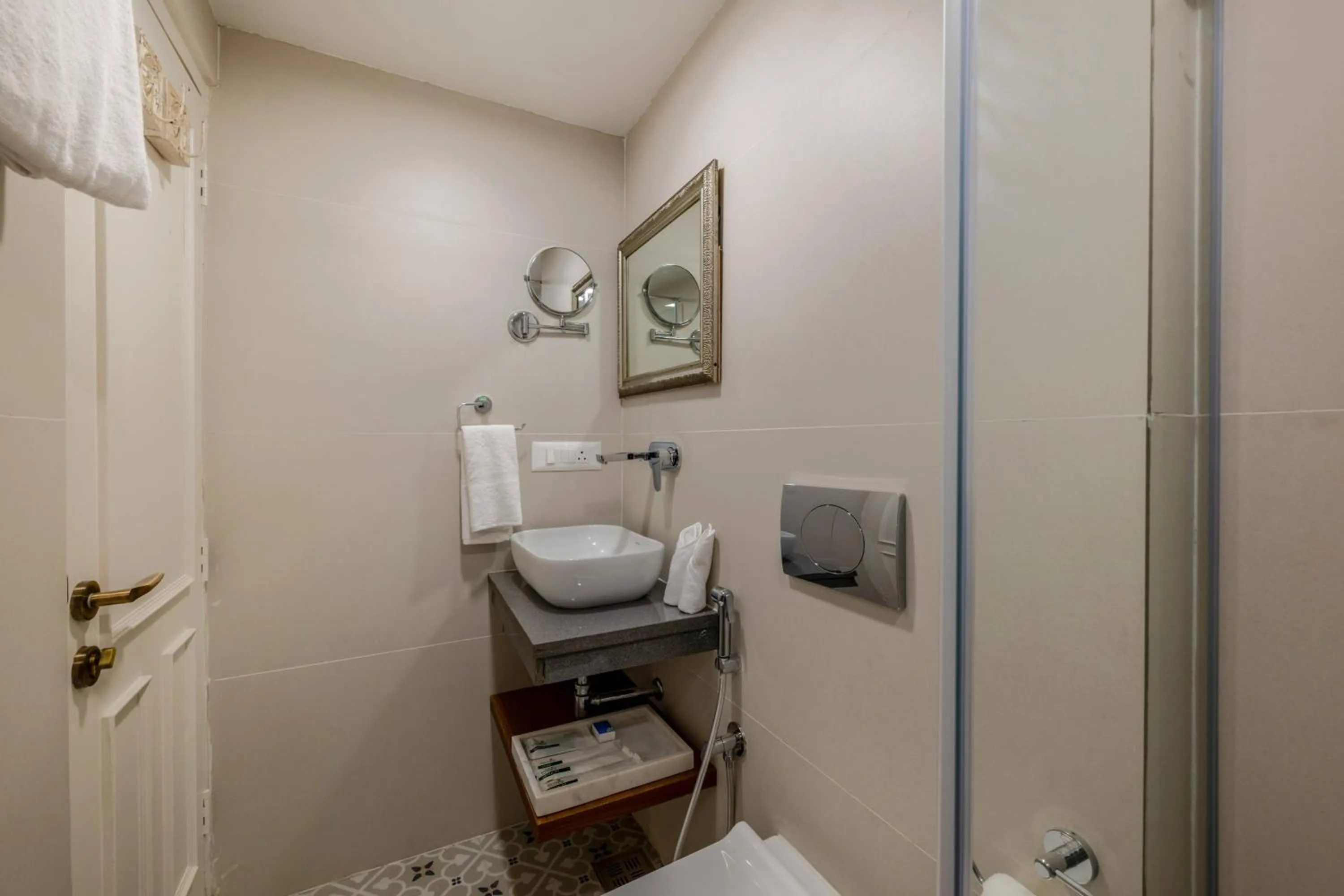 Bathroom in juSTa Luxe Kashi Parampara, Varanasi