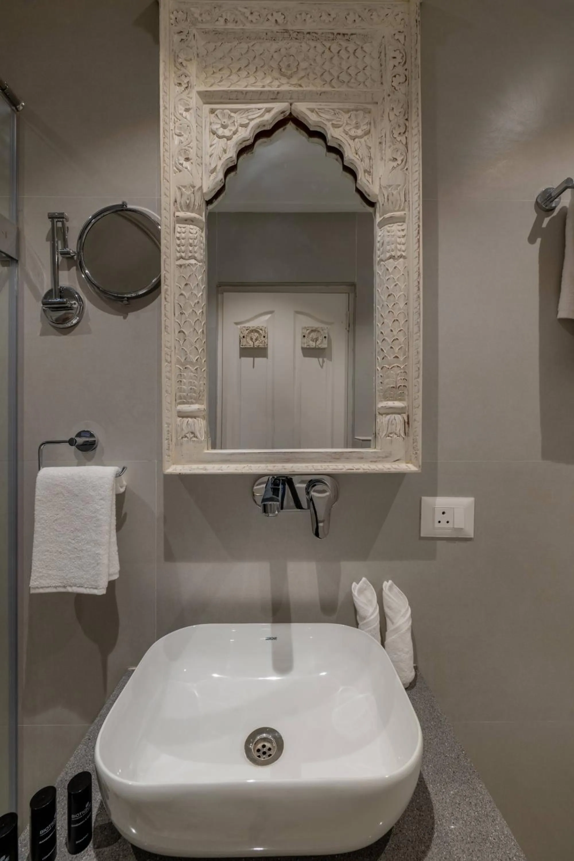 Bathroom in juSTa Luxe Kashi Parampara, Varanasi