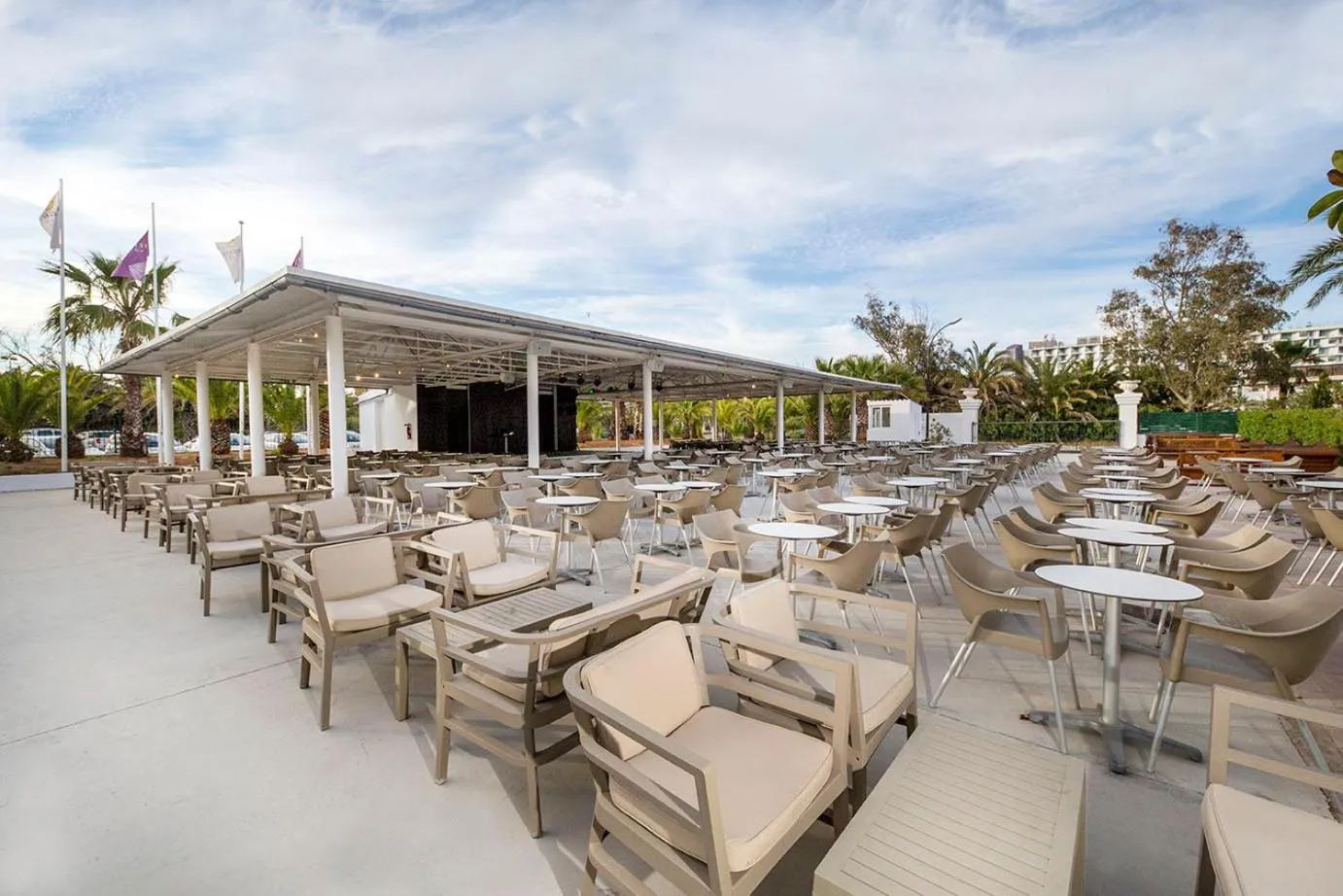 Area and facilities in FERGUS Style Bahamas