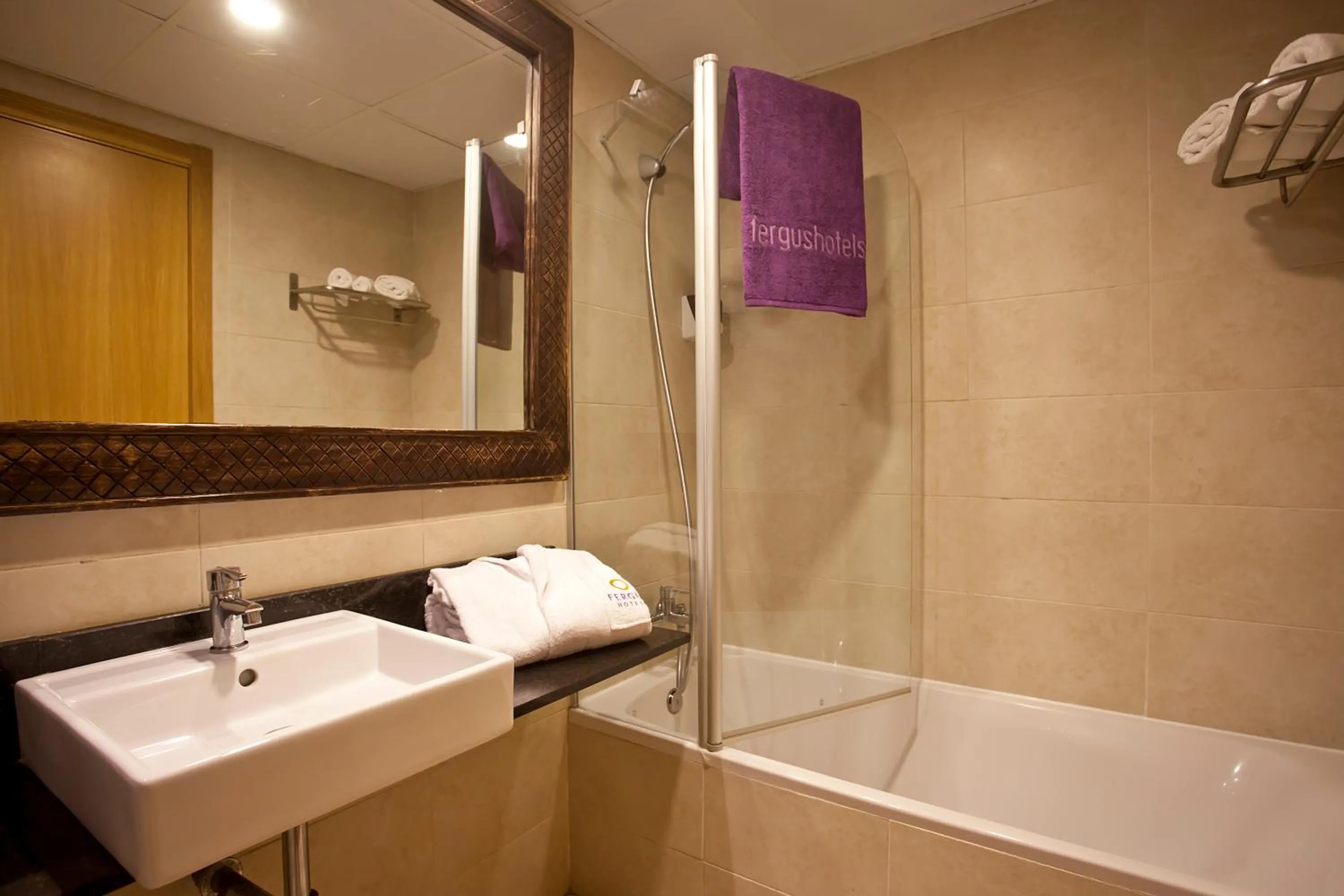 Bathroom in FERGUS Style Bahamas