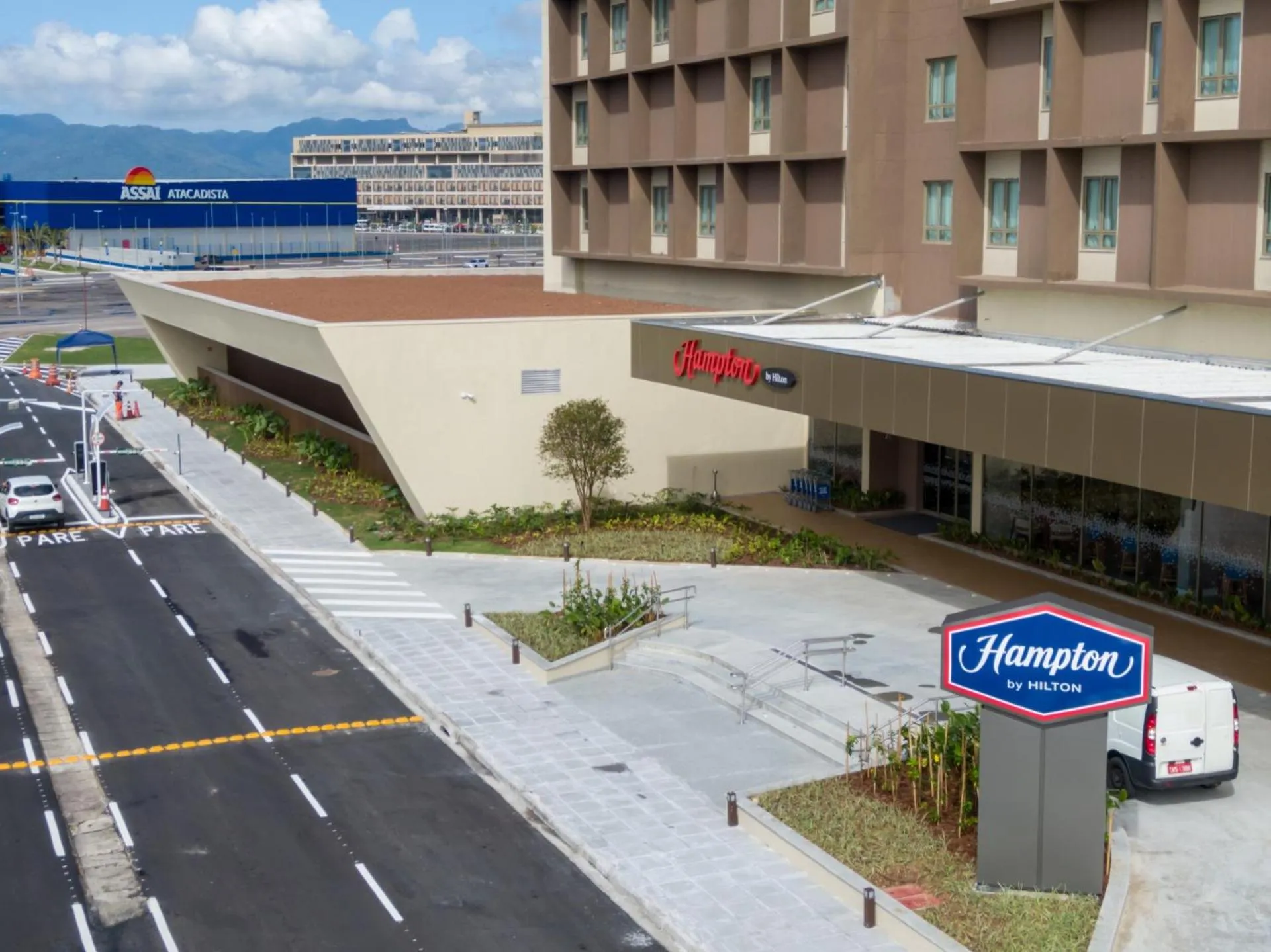Facade/entrance in Hampton By Hilton Caraguatatuba Serramar