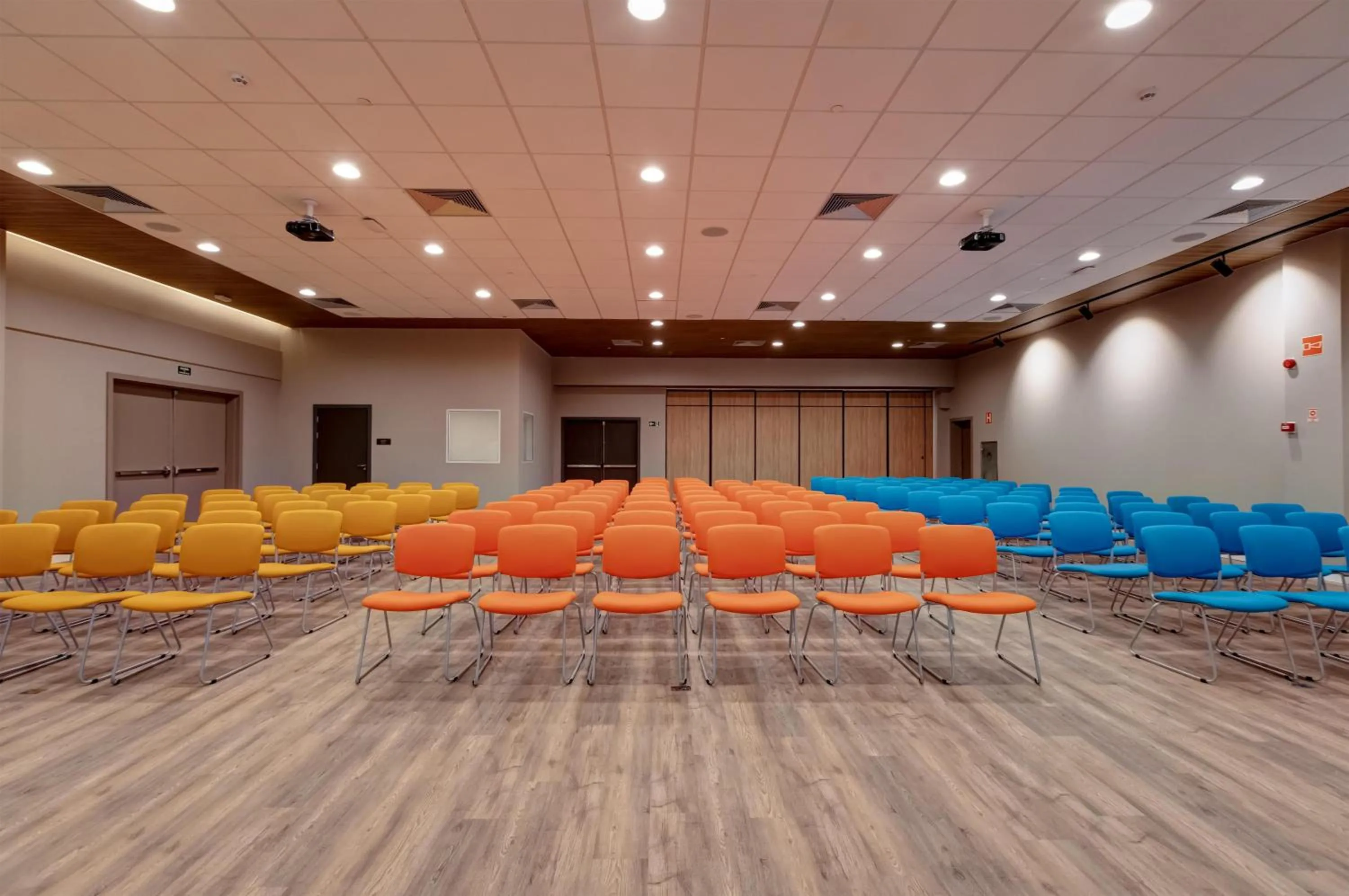 Meeting/conference room in Hampton By Hilton Caraguatatuba Serramar