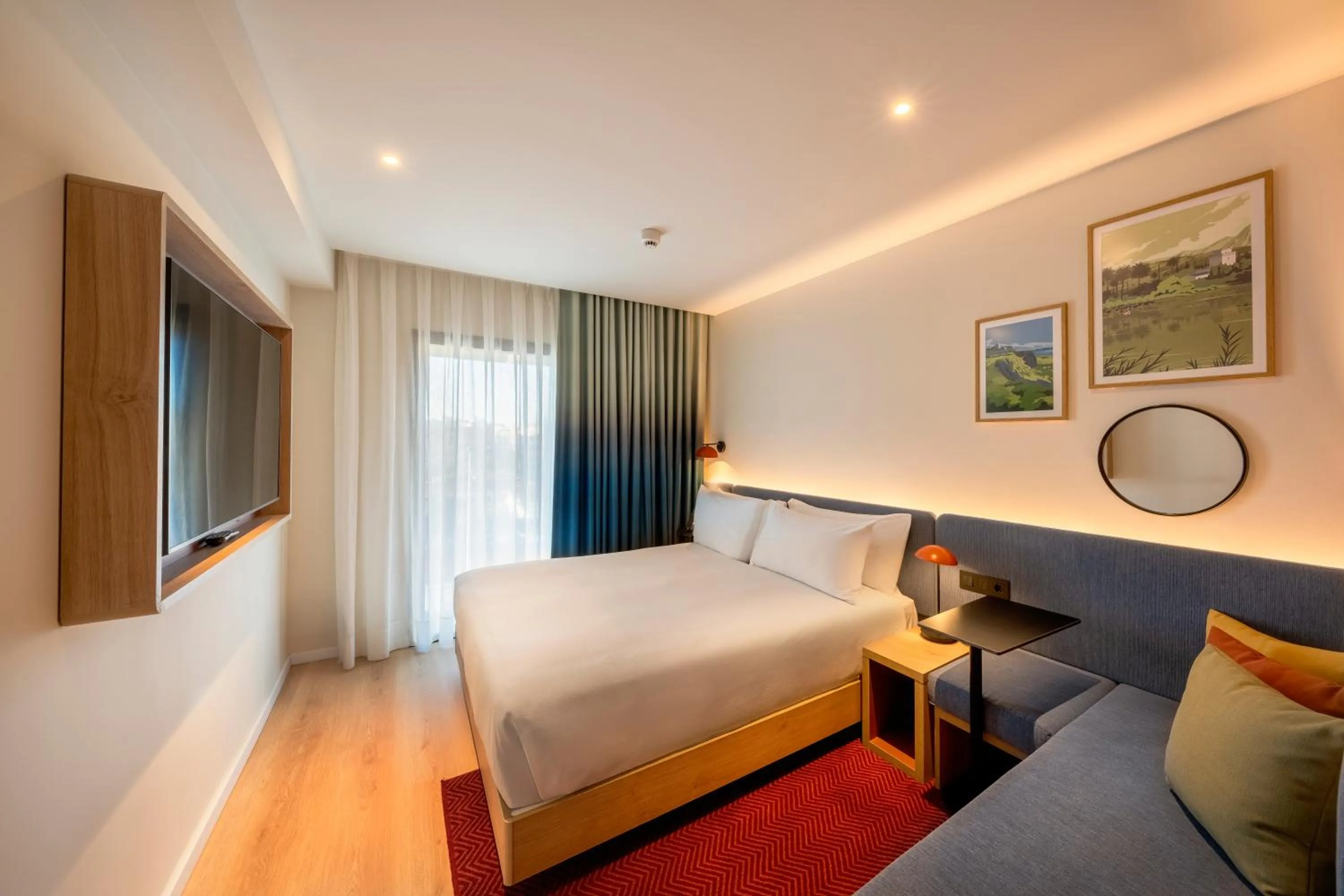 Photo of the whole room, Bed in Hampton By Hilton Alicante Airport