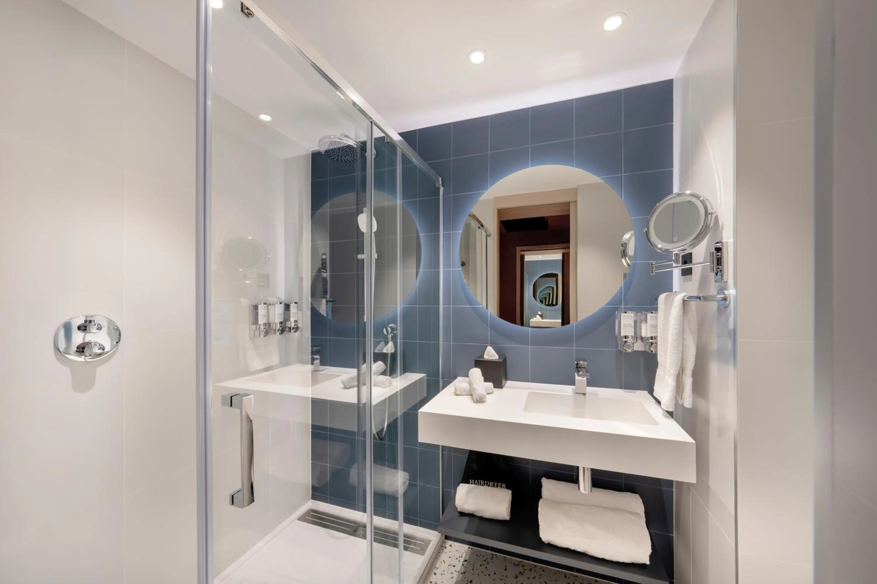 Bathroom in Hampton By Hilton Alicante Airport