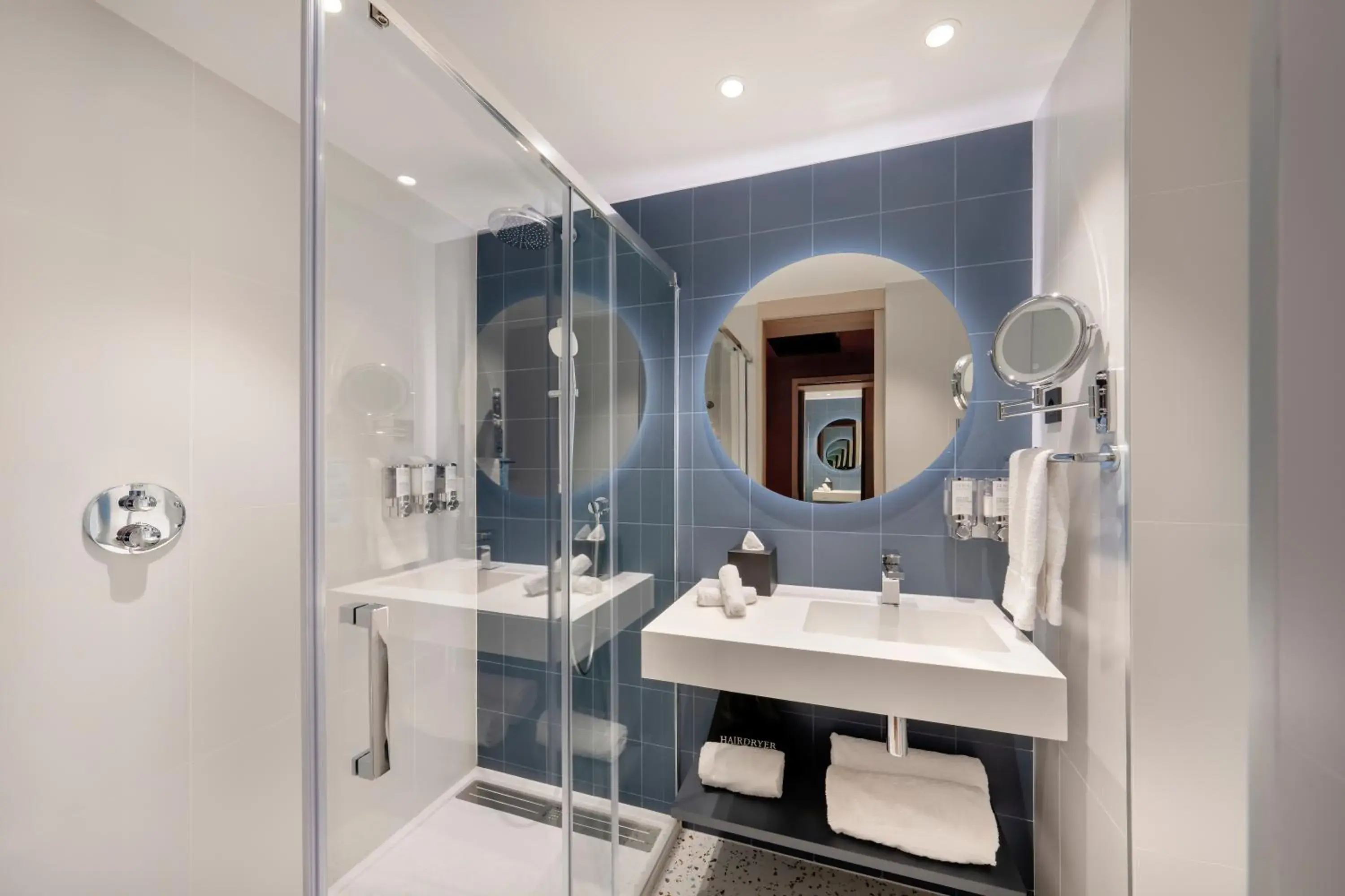 Twin Room in Hampton By Hilton Alicante Airport Twin Room in Hampton By Hilton Alicante Airport