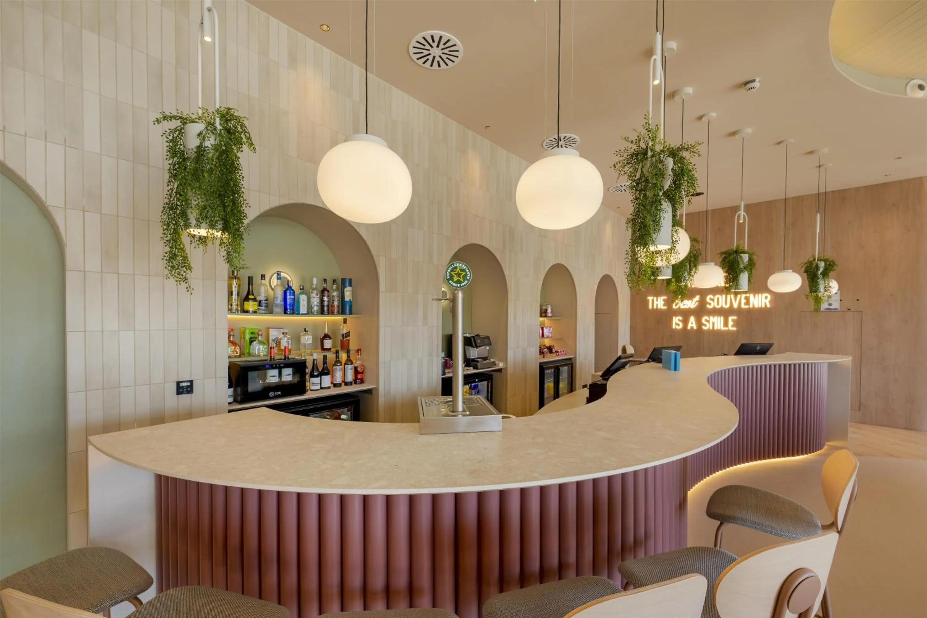 Lounge or bar in Hampton By Hilton Alicante Airport