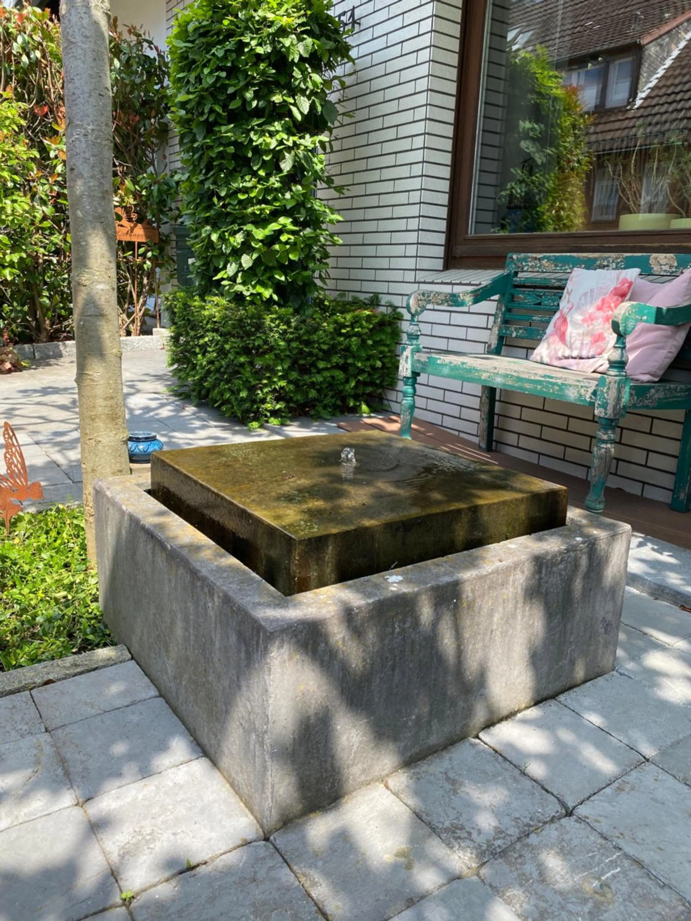 Patio in Wellness Suiten mit Whirlpool am Stadtrand von Essen